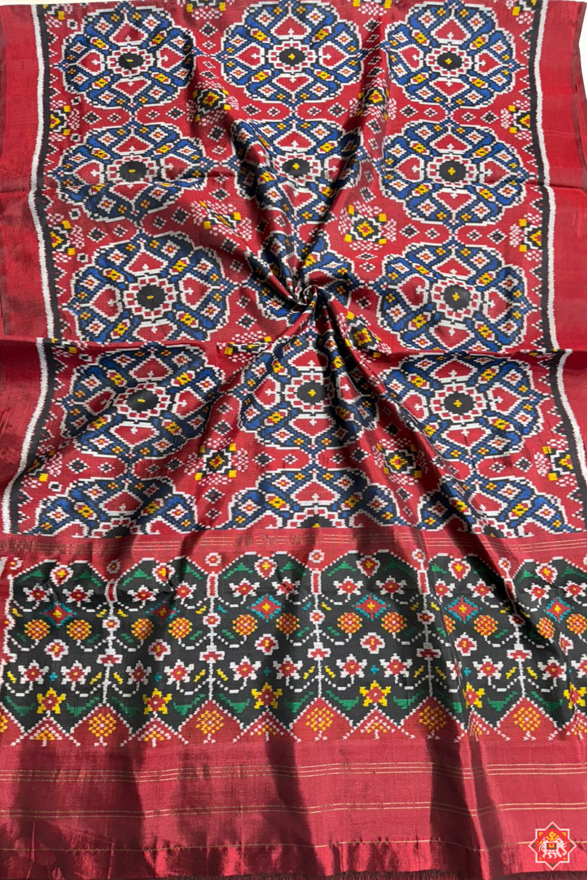 Traditional chabadi with paan chanda design semi double ikat dupatta