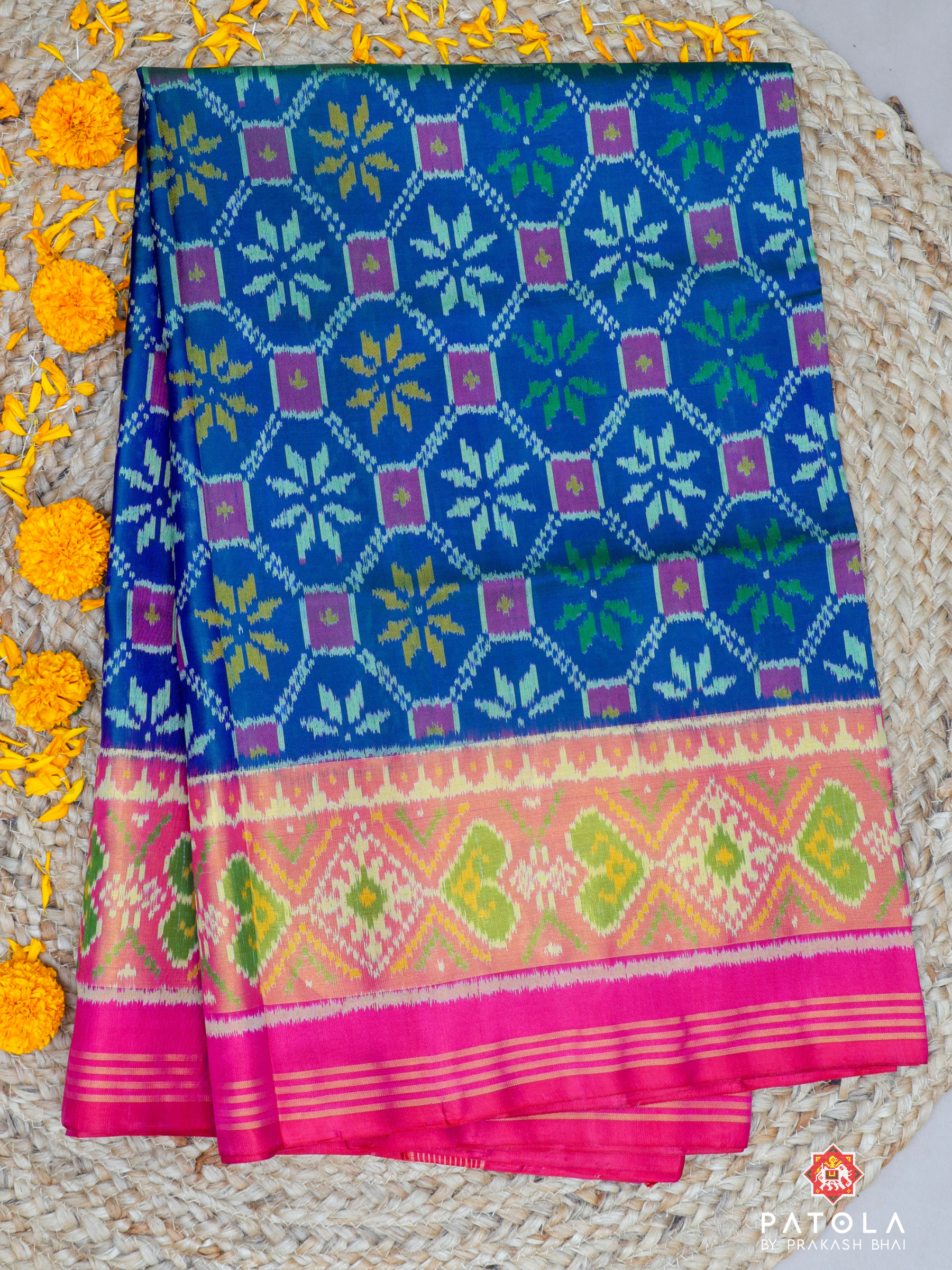 Selaari Border With Flowers Design Single Ikat Patola Saree