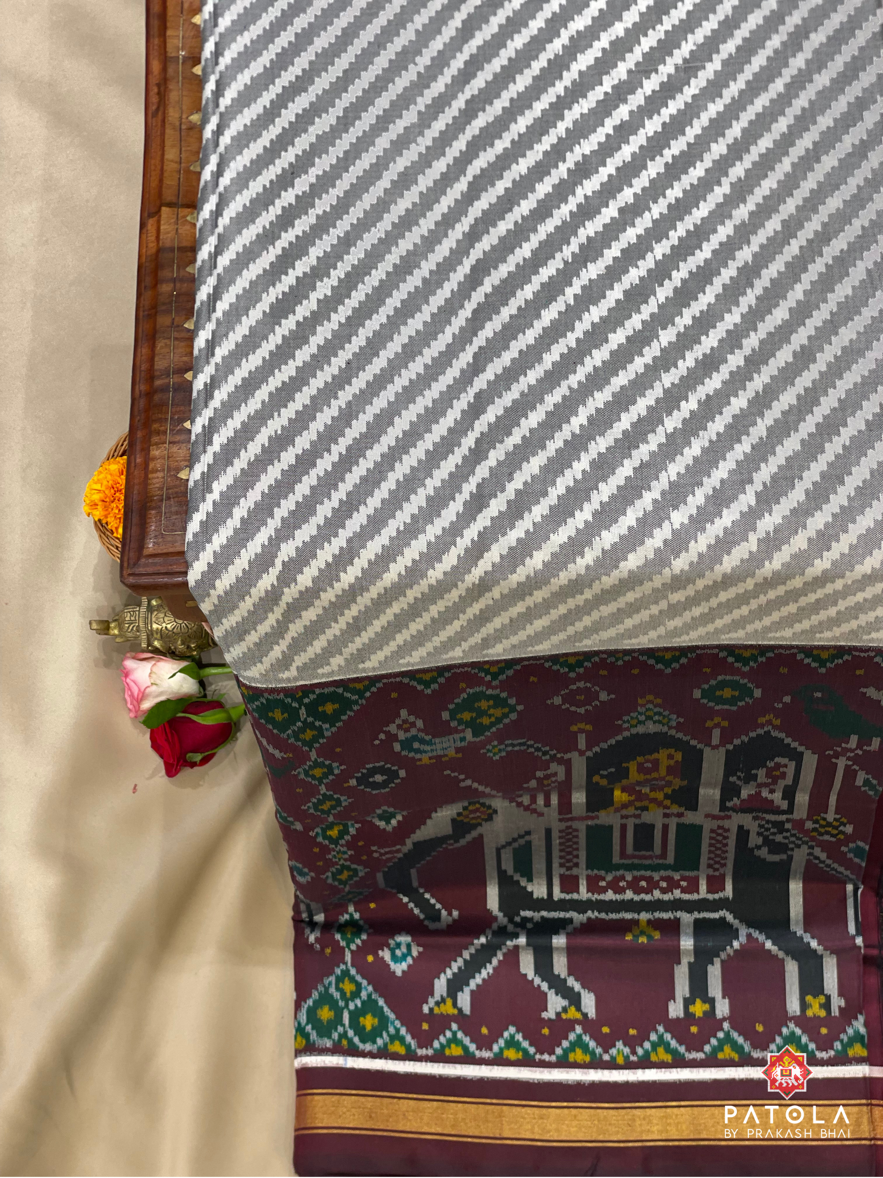 Elephent Scut Border With Laheriya Design Semi Double Ikat Patola Saree