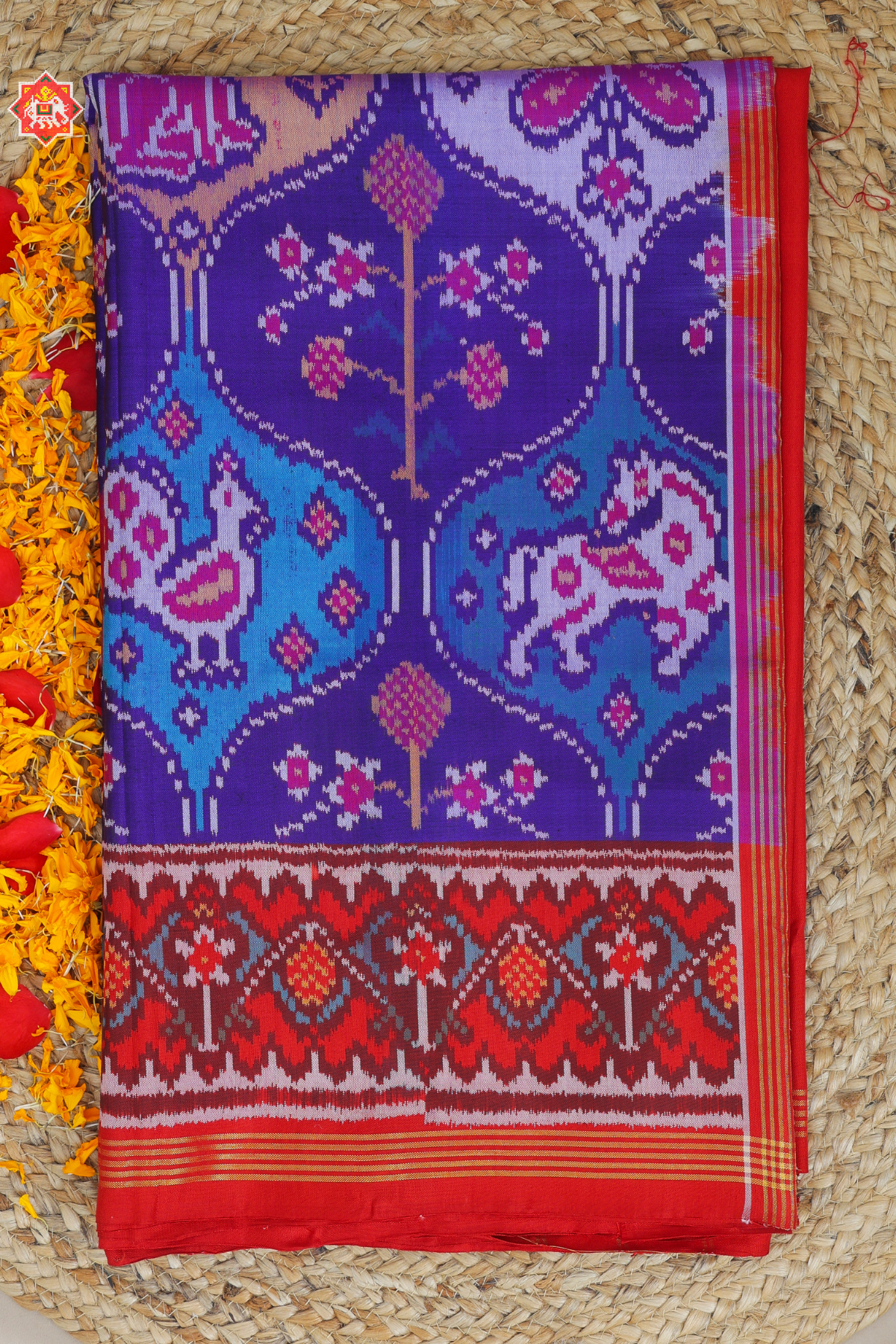 Masterpiece 6 motifs design with pallu border contras Semi double ikat patola saree