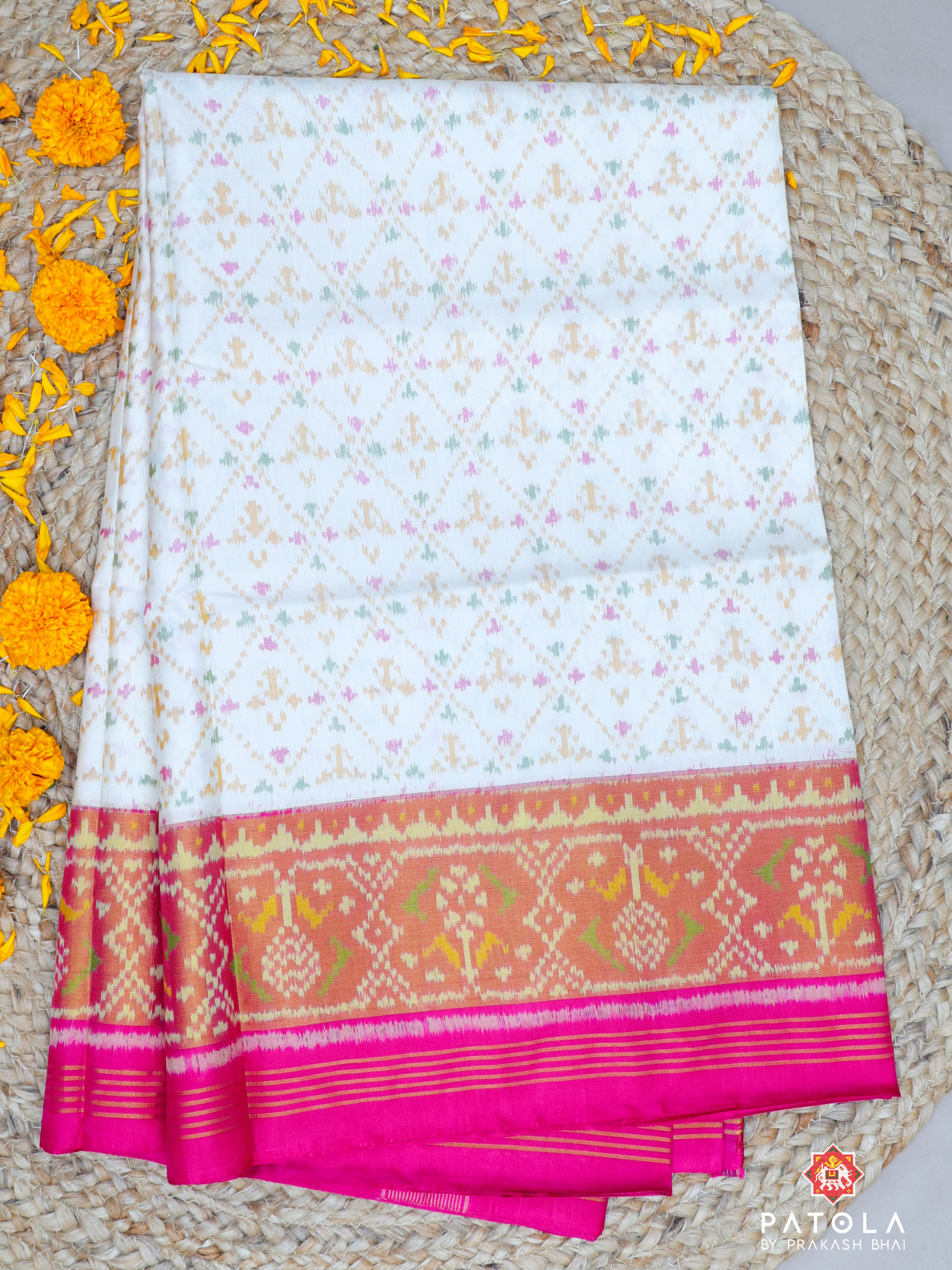 Off-White With Pink Chanda Bhat Design Single Ikat Patola Saree