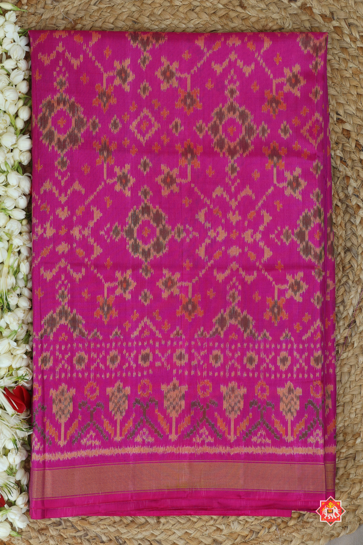 Navratna design with small tissue border single ikat patola saree