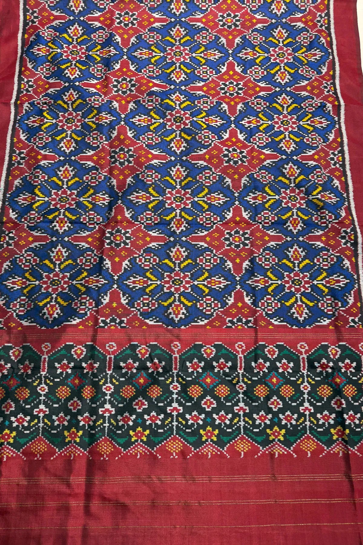 Traditional chhabadi design semi double ikat patola dupatta