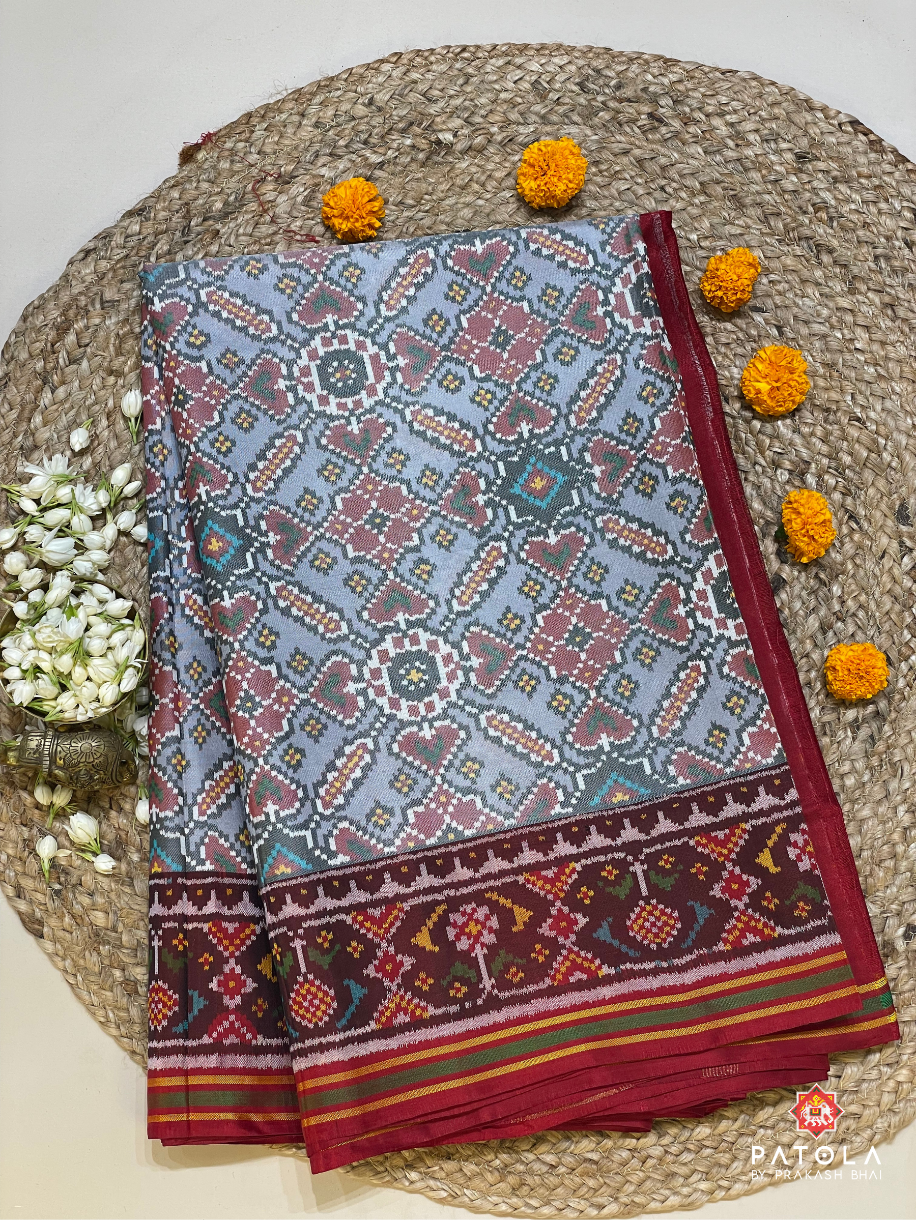 Manekchowk Design With Traditional Border Pallu Contrast Semi Double Ikat Saree