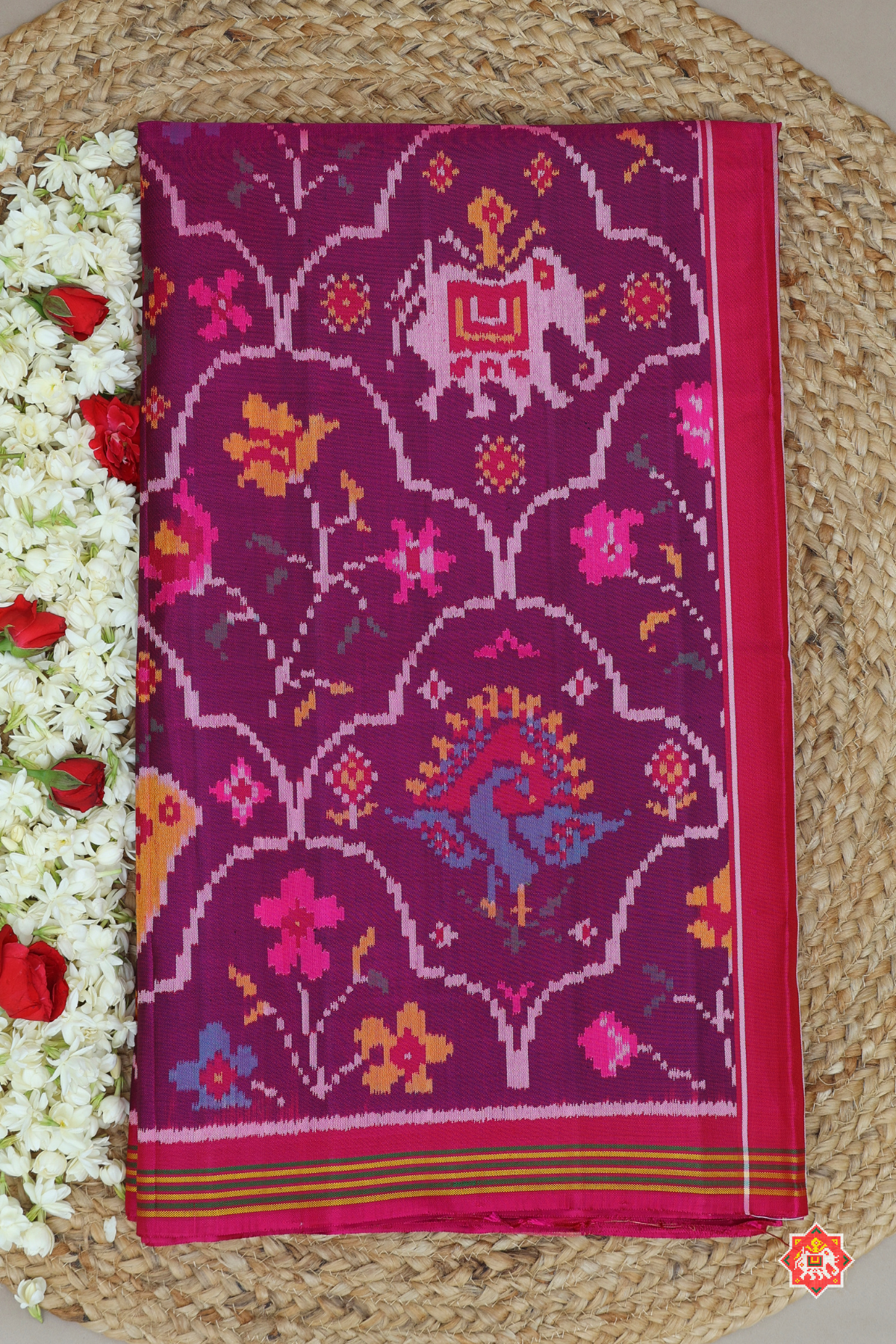 Masterpiece 4 figure with traditional pallu & lines border semi double ikat patola saree