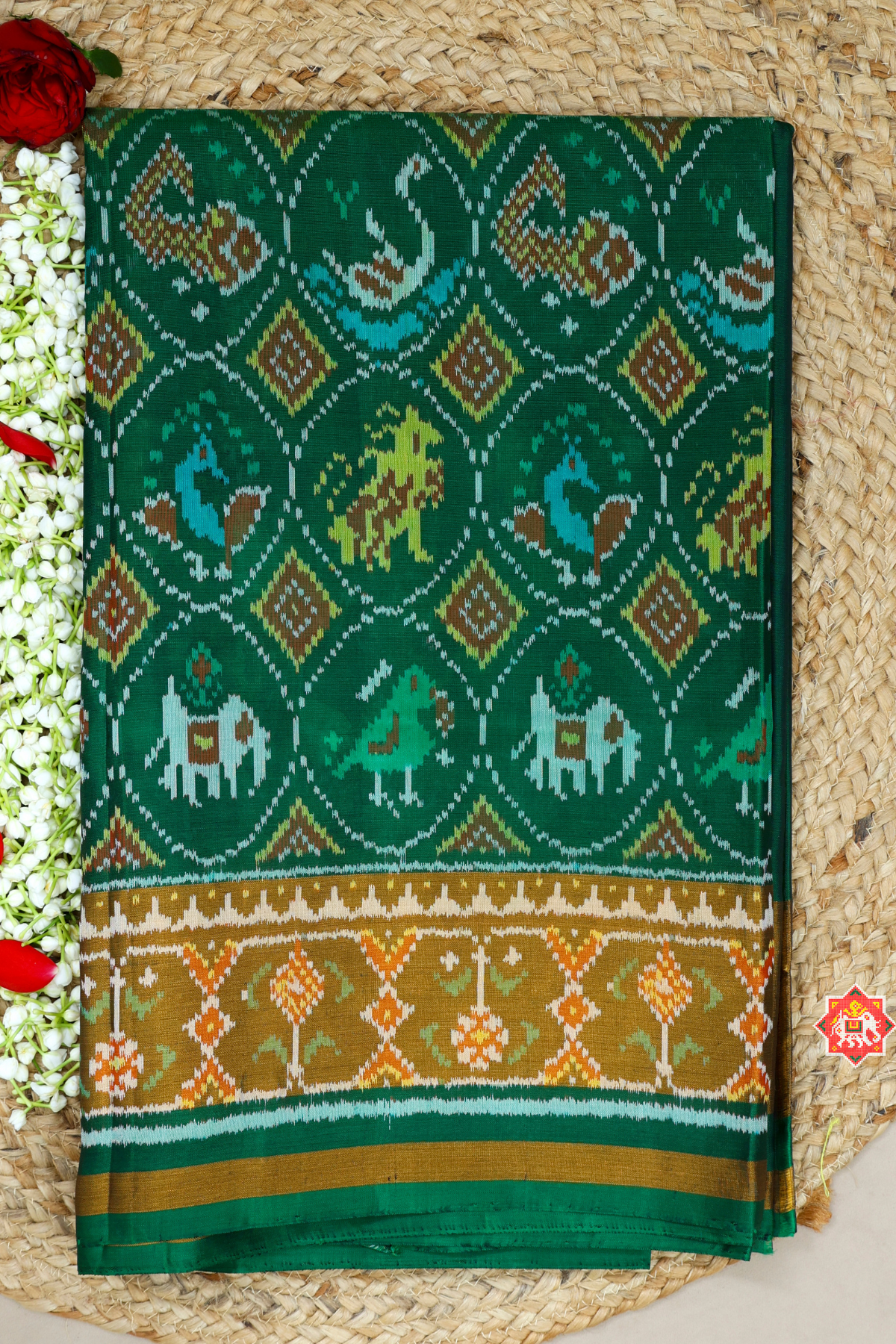Small chabdi motifs design single ikat patola saree