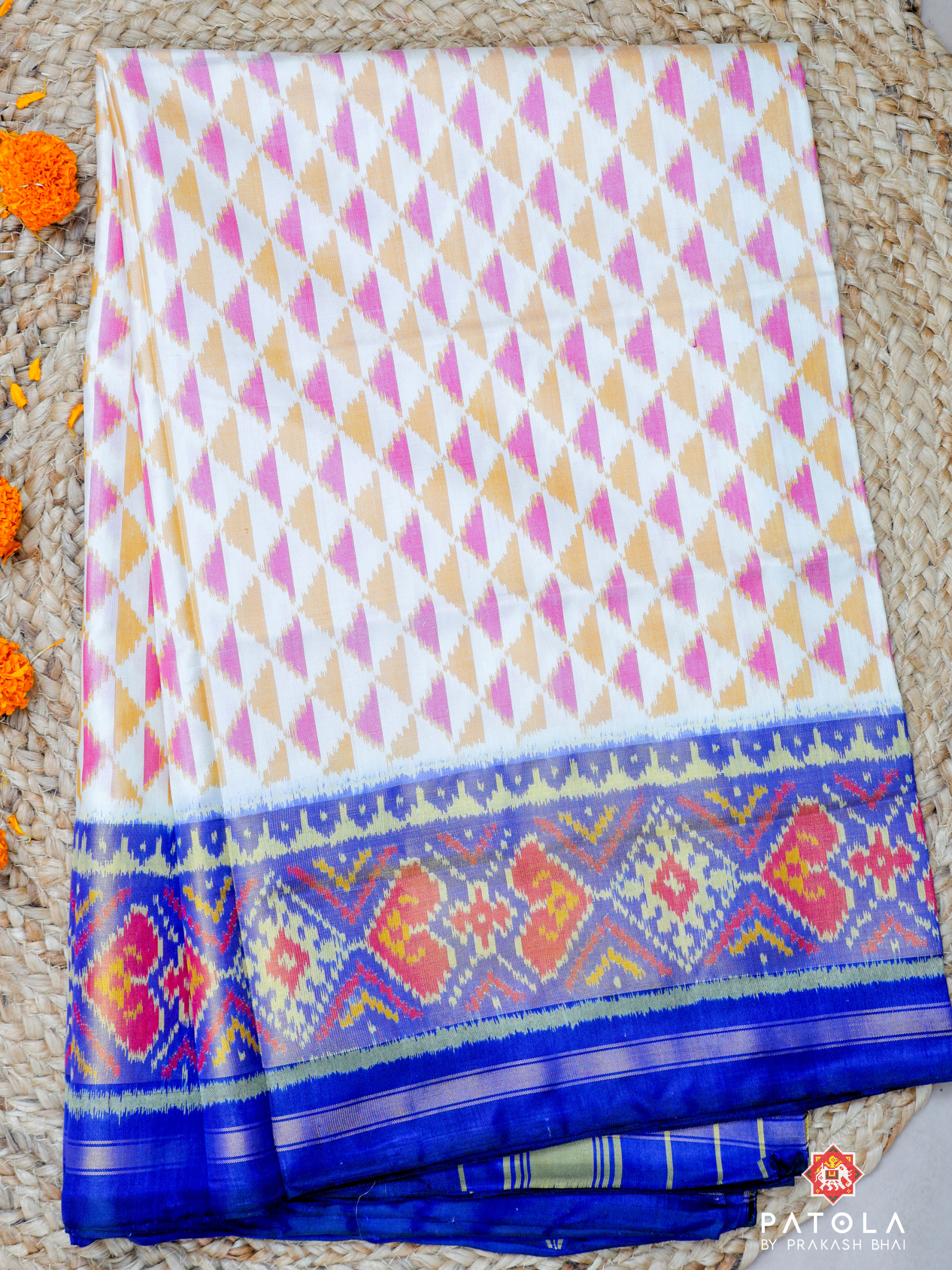 Selaari Border With Fency Design Single Ikat Patola Saree