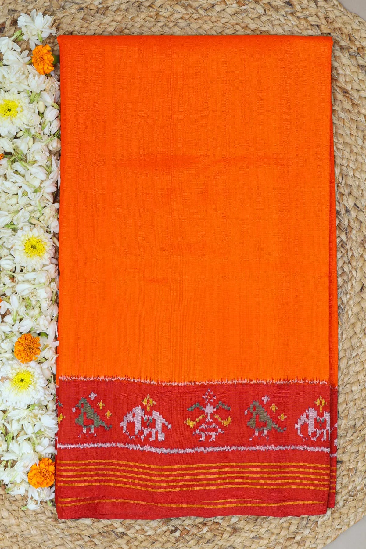 Plain patola with motifs border & blouse patola design Semi double ikat patola saree
