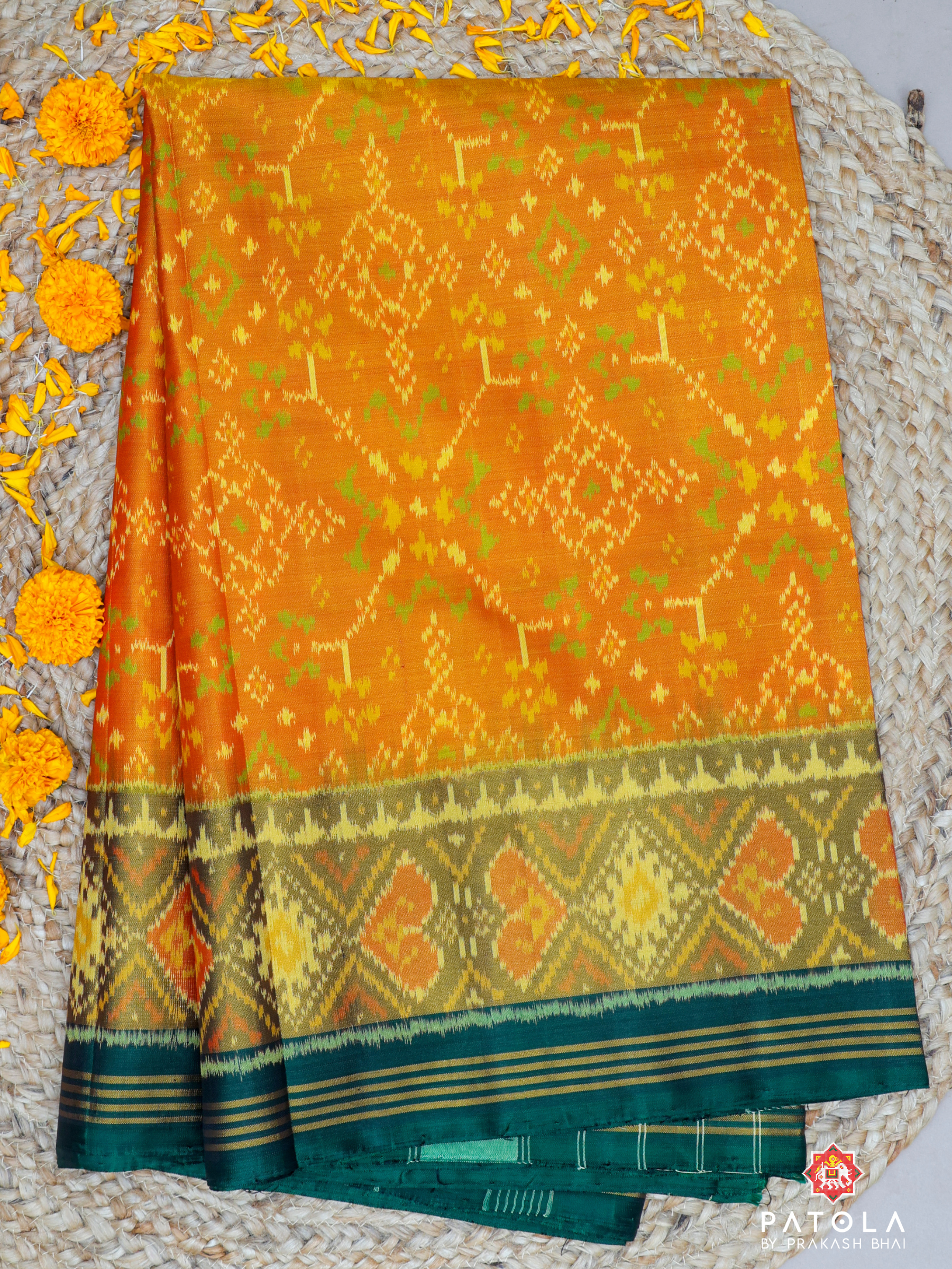 Selaari Border With Traditional Navratna Design Single Ikat Patola Sareee