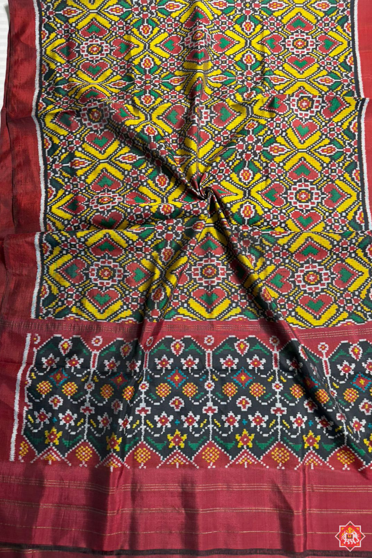 Traditional paan chanda & chabdi mix design semi double ikat dupatta