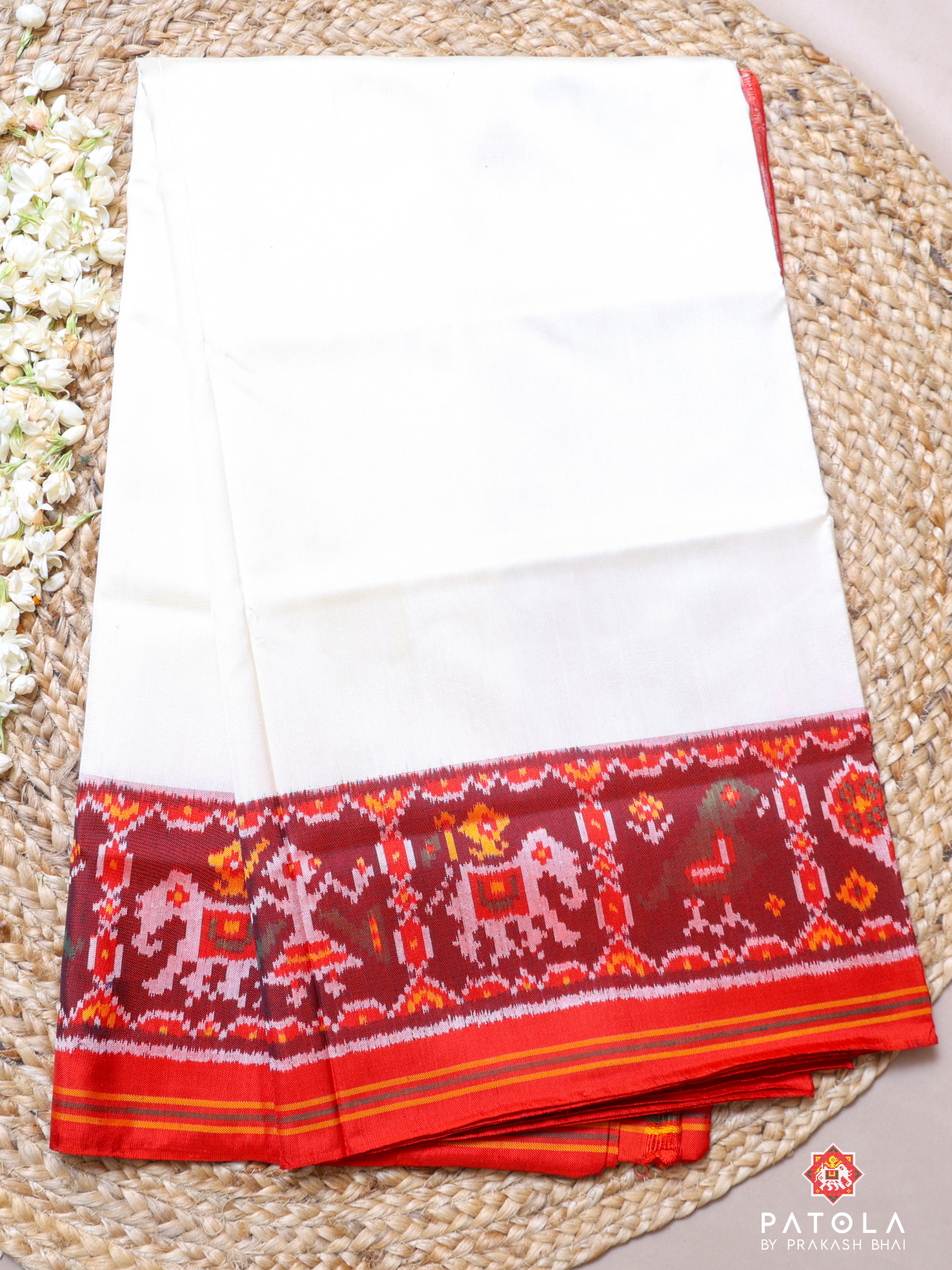 Plain Off-White With Patola Designer Blouse Semi Double Ikat Patola Saree