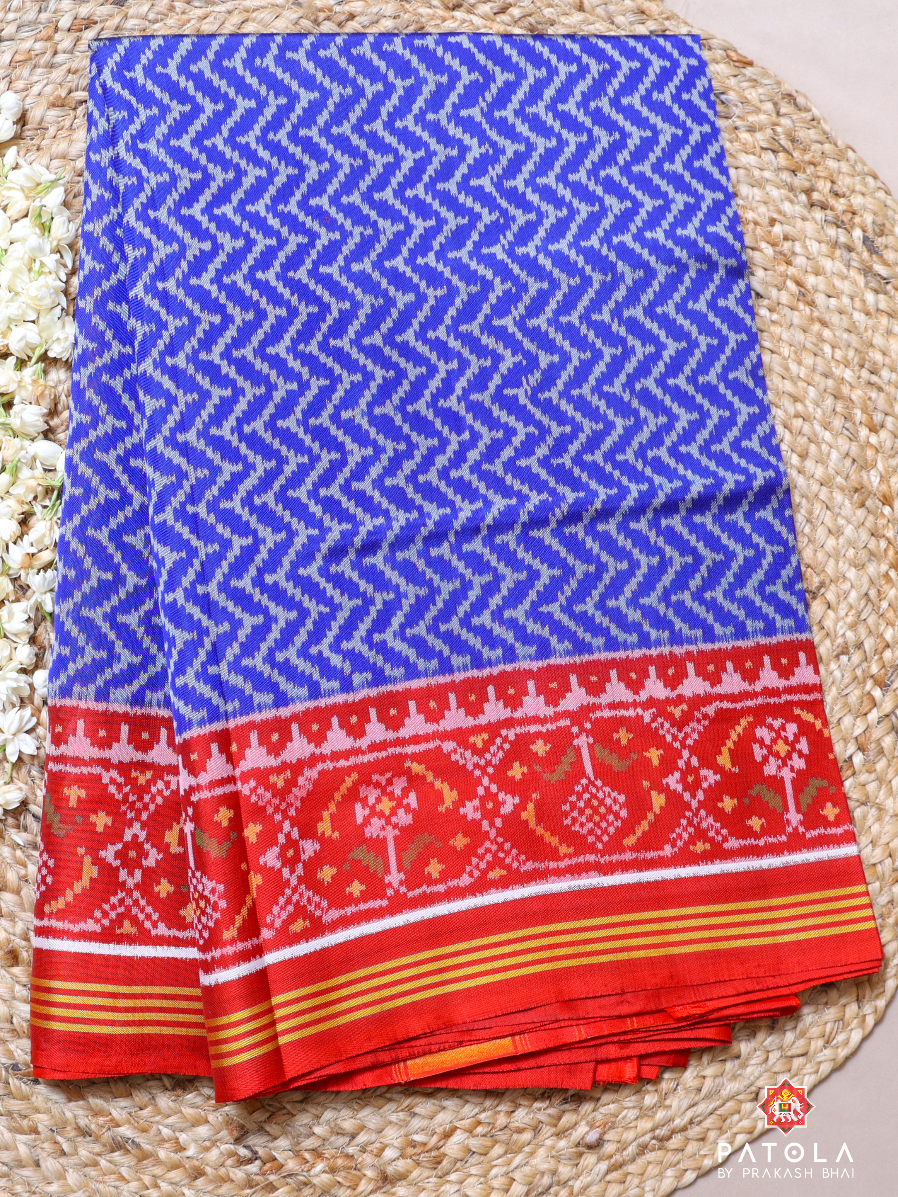 Zigzag Design With Ghughroo Border Semi Double Ikat Patola Saree