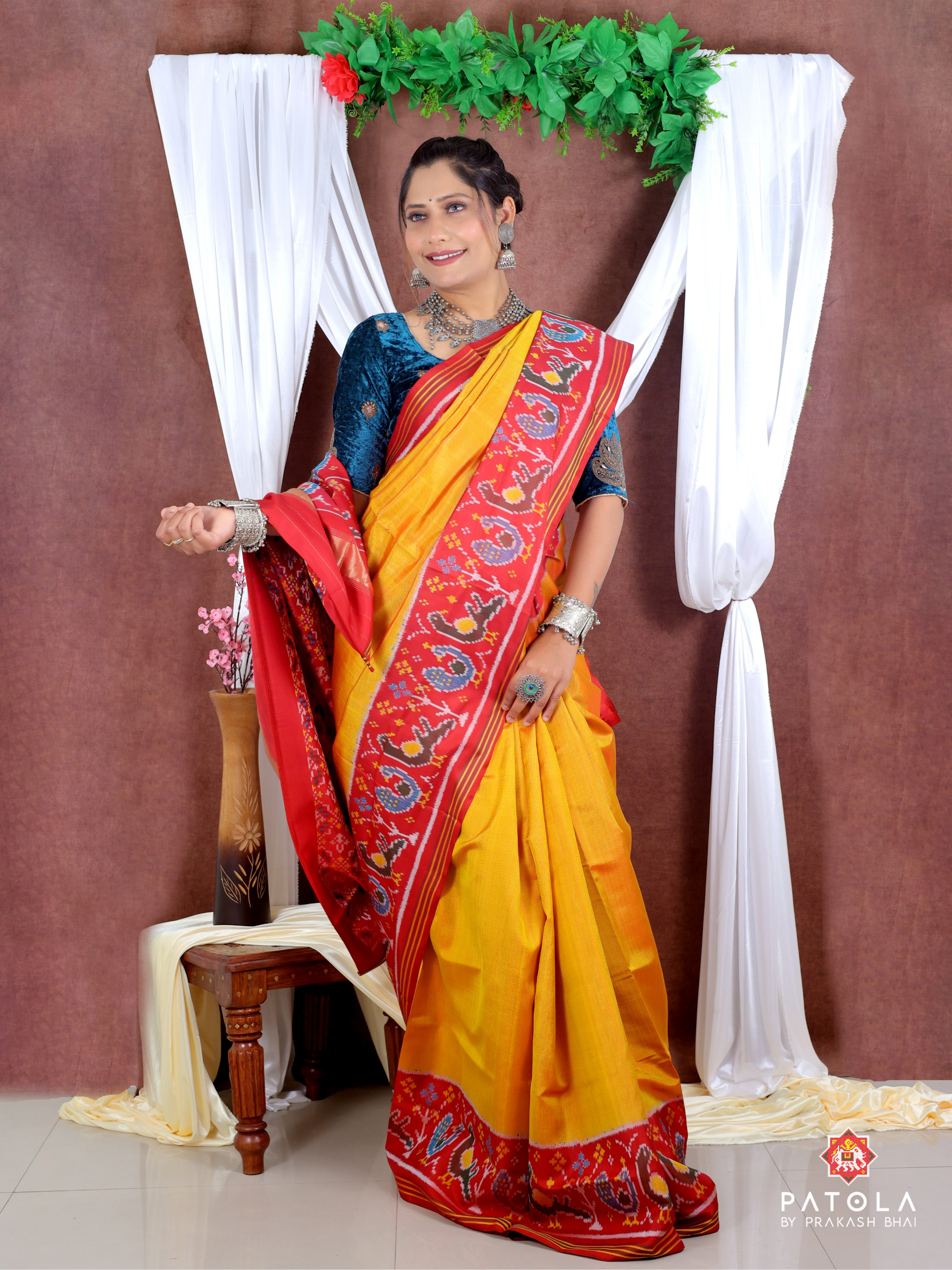 Plain Yellow Design With Patola Designer Blouse Semi Double Ikat Patola Saree