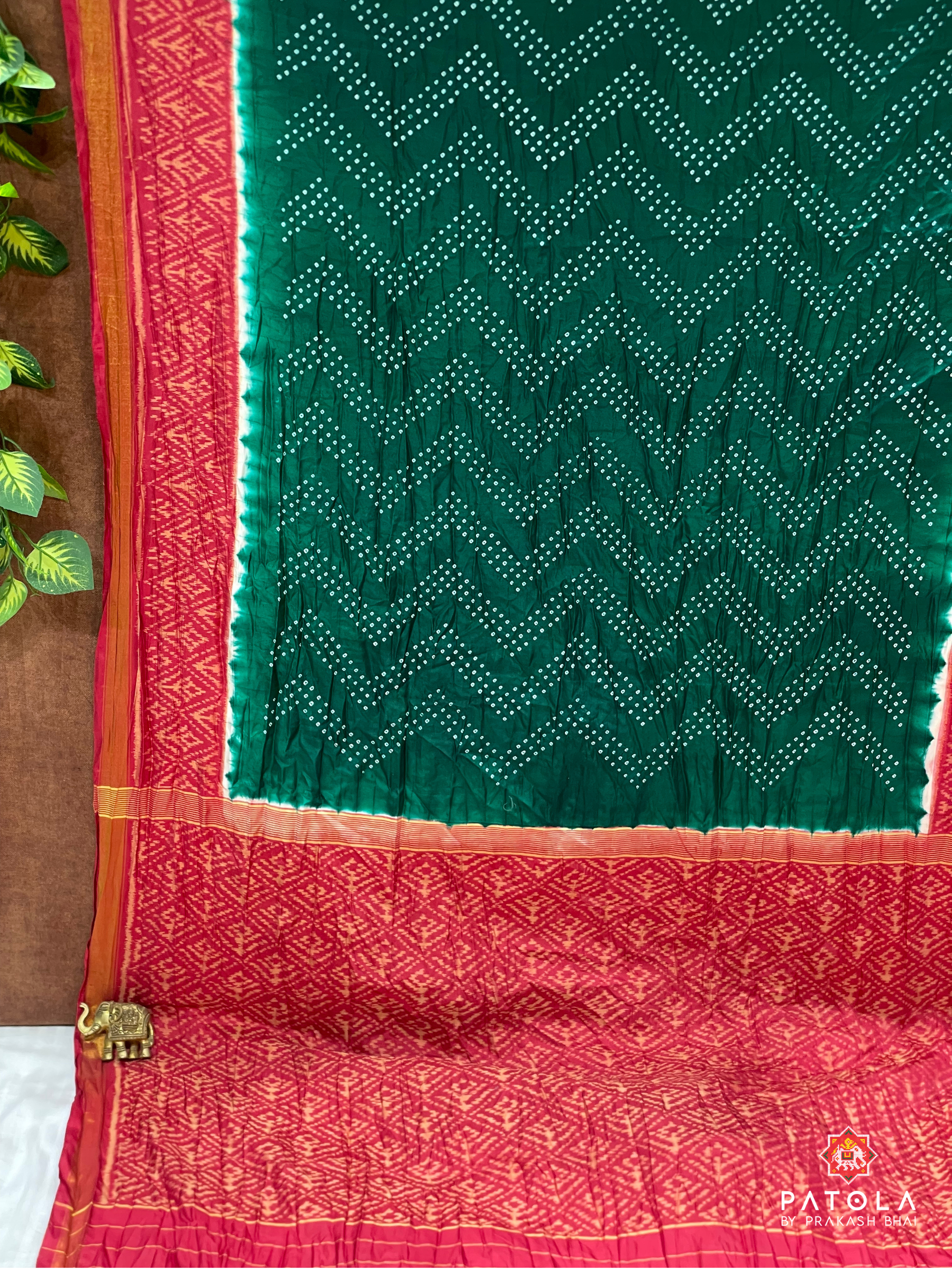 Green & Maroon Border Contrast Single Ikat Small Bandhej Patola Saree