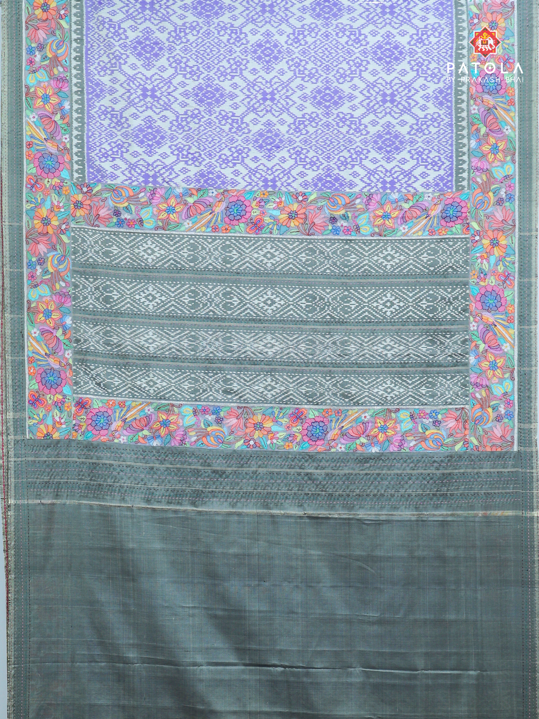 Masterpiece Navratna Design with pure Handwork