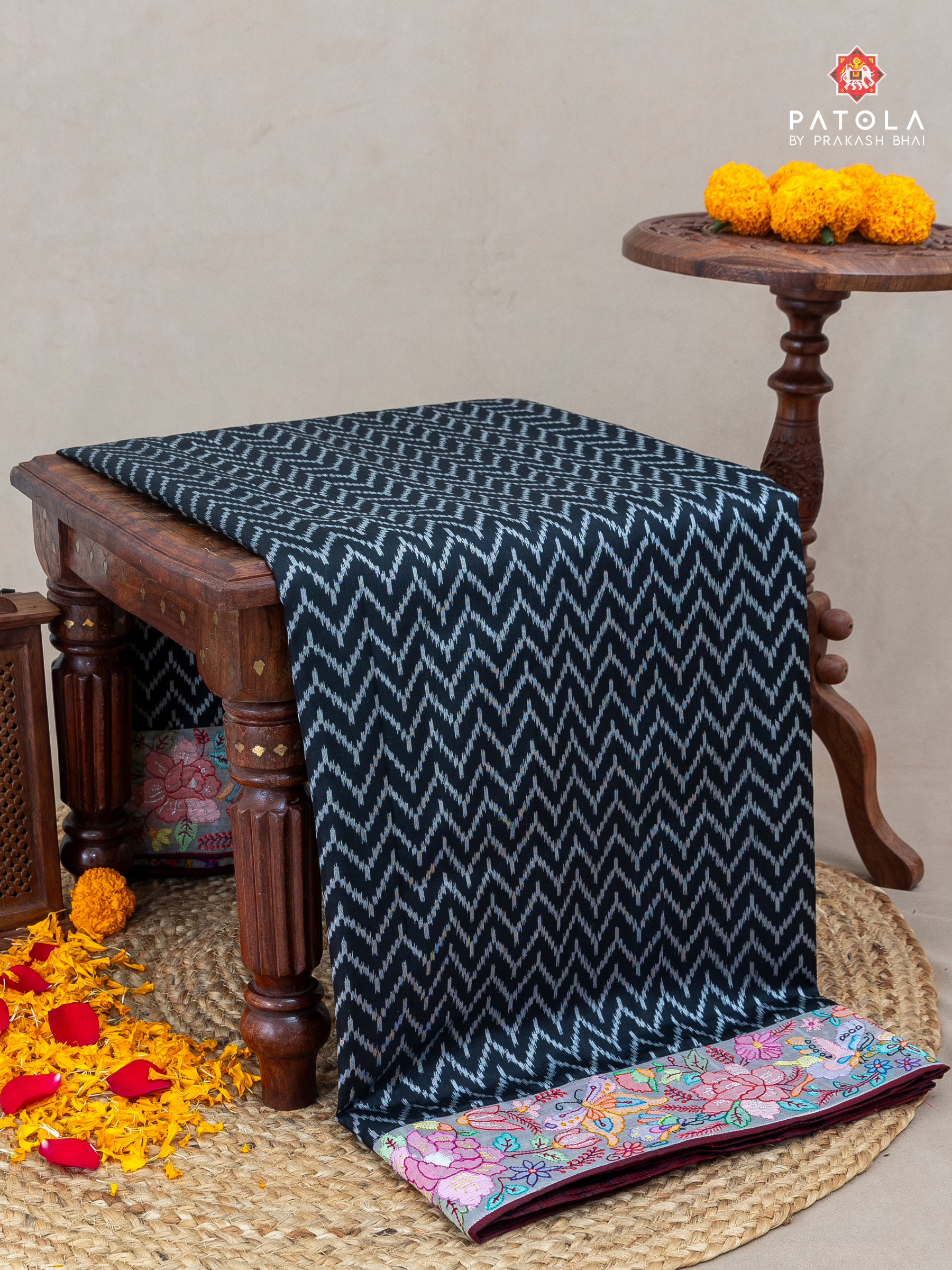 Masterpiece Zig-zag Designer patola with Pure Handwork