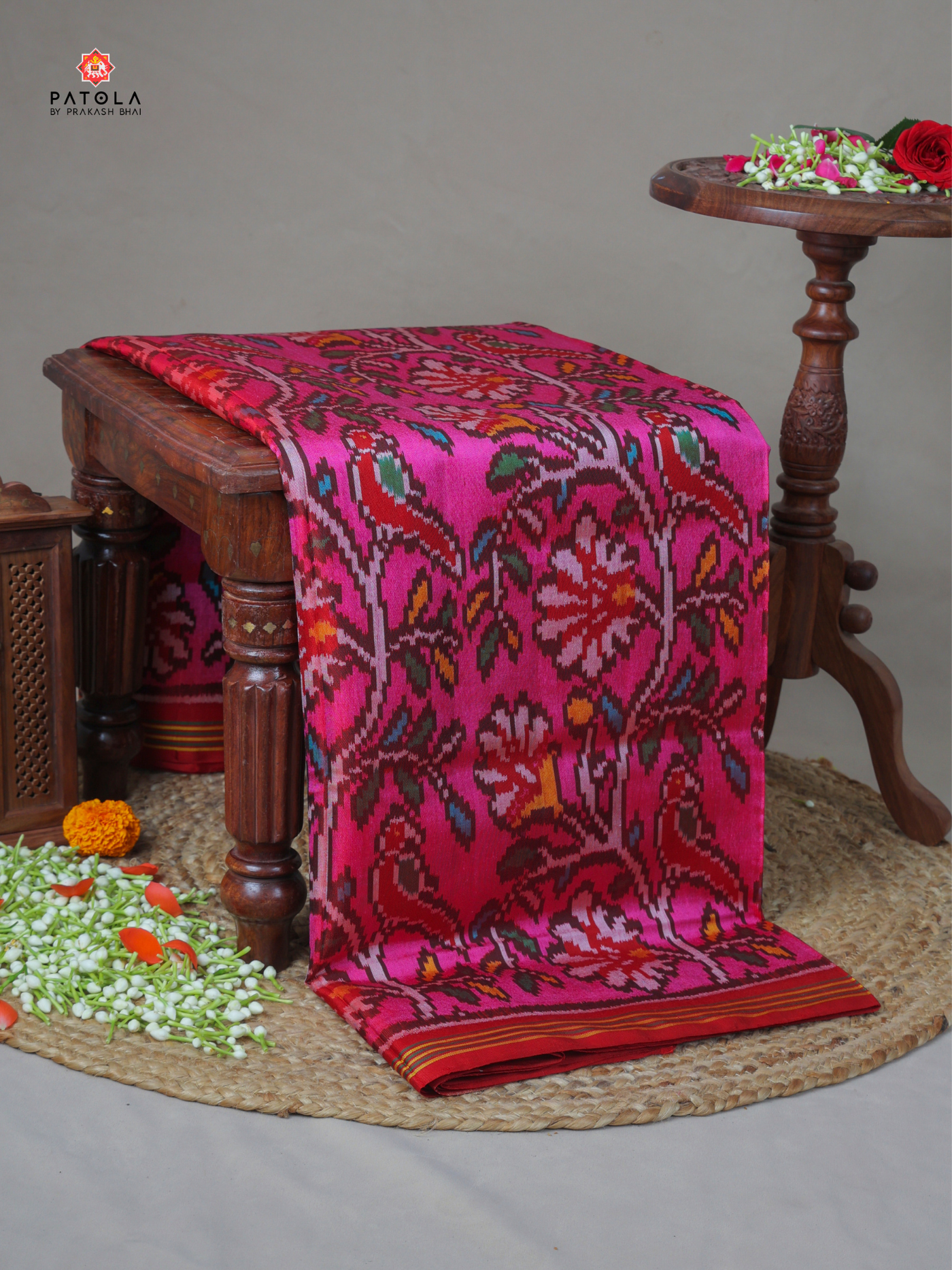 Masterpiece star figure  design semi double ikat patola saree