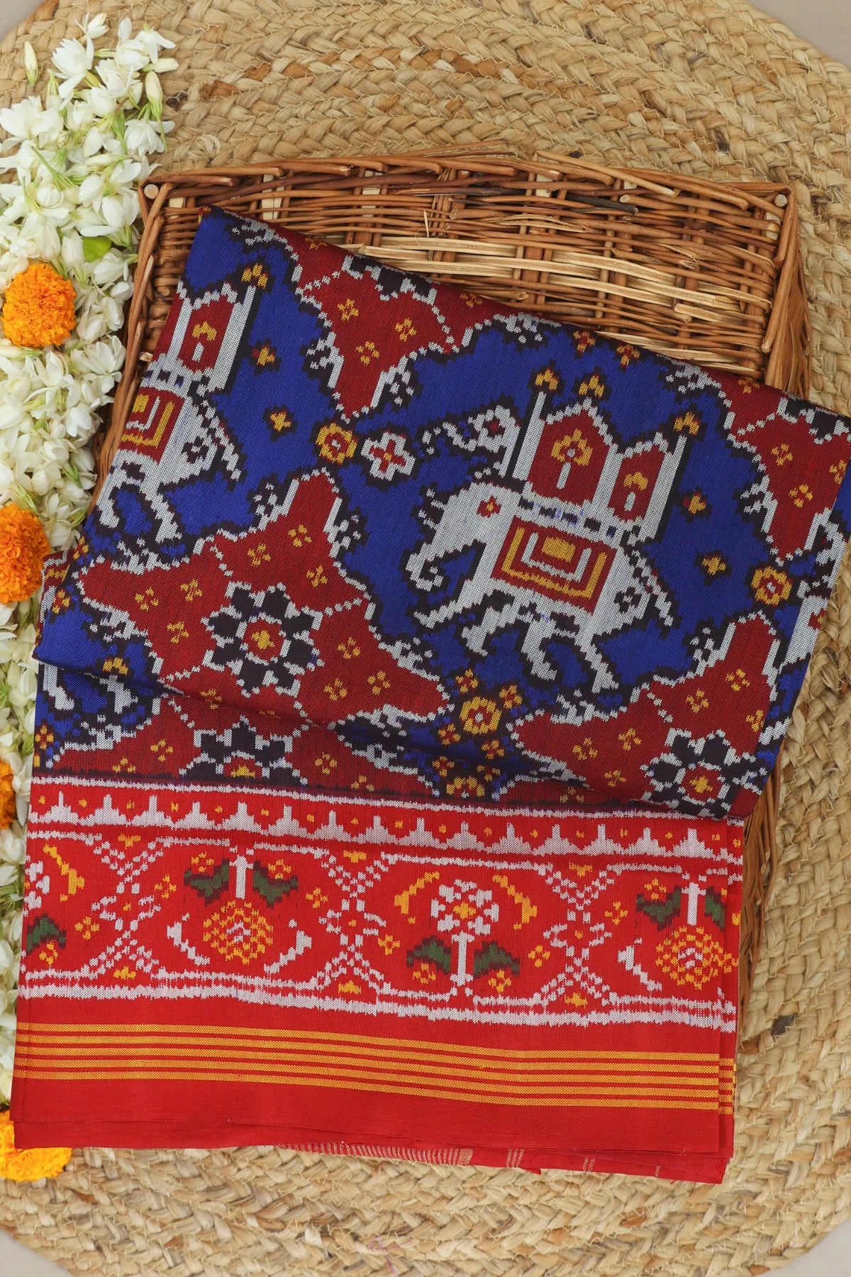 Traditional chhabdi with elephant design & ghughroo border design semi double ikat patola saree