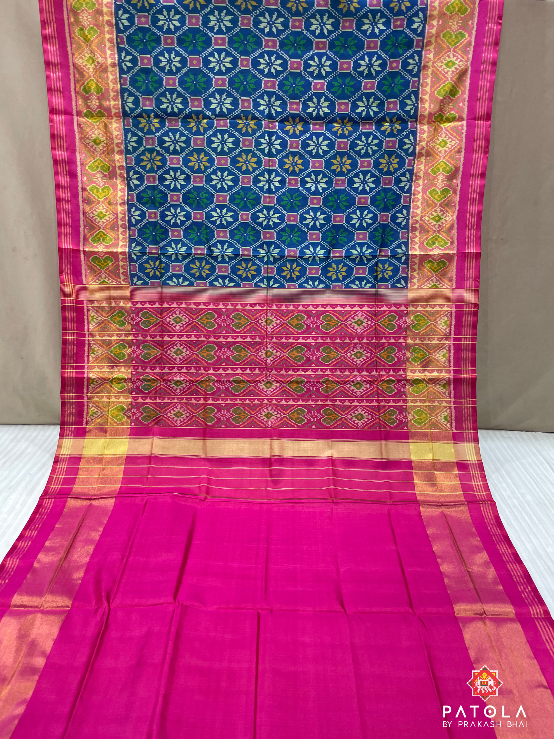 Selaari Border With Flowers Design Single Ikat Patola Saree