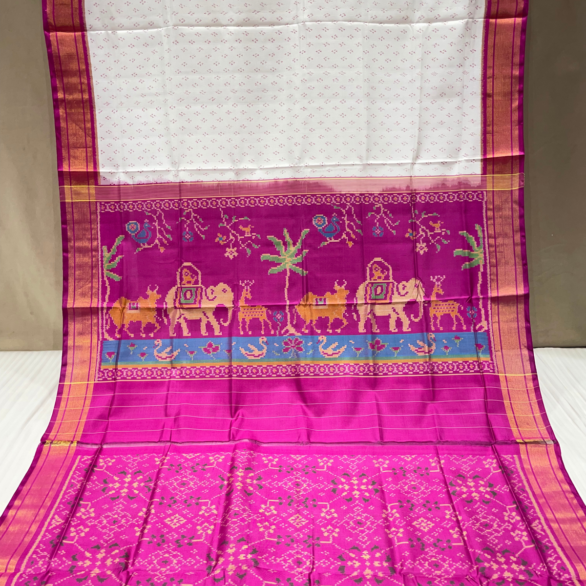 Small Dots & Tissue Border With Patola Design Blouse Single Ikat Patol ...
