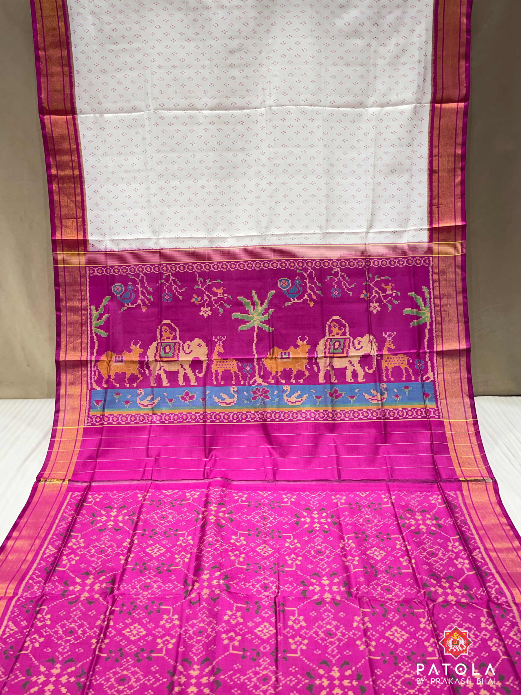 Small Dots & Tissue Border With Patola Design Blouse Single Ikat Patola Saree