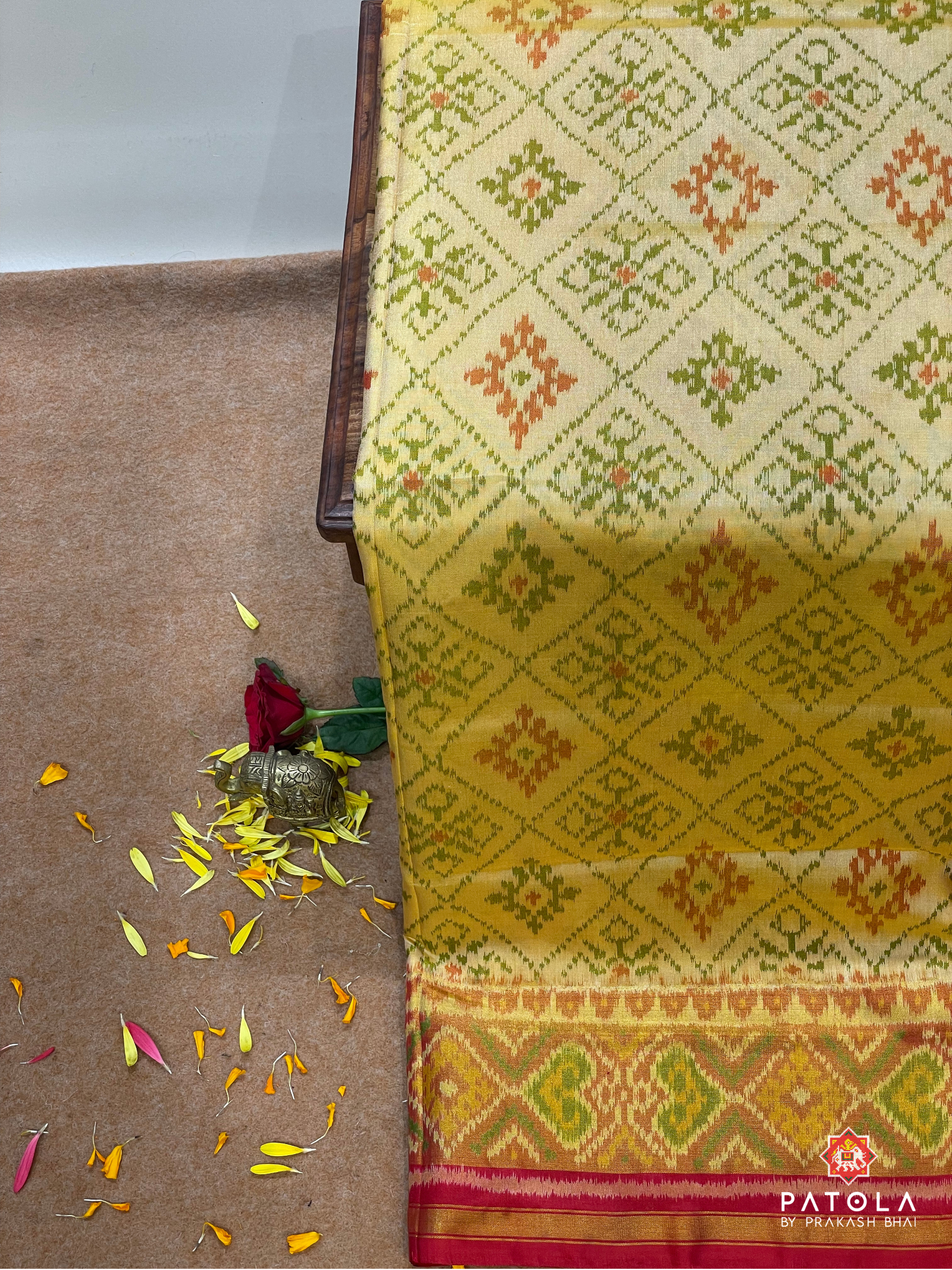 Traditional Chanda-Bhat Design With Pallu Of Selaari Border Designer Single Ikat Patola Saree