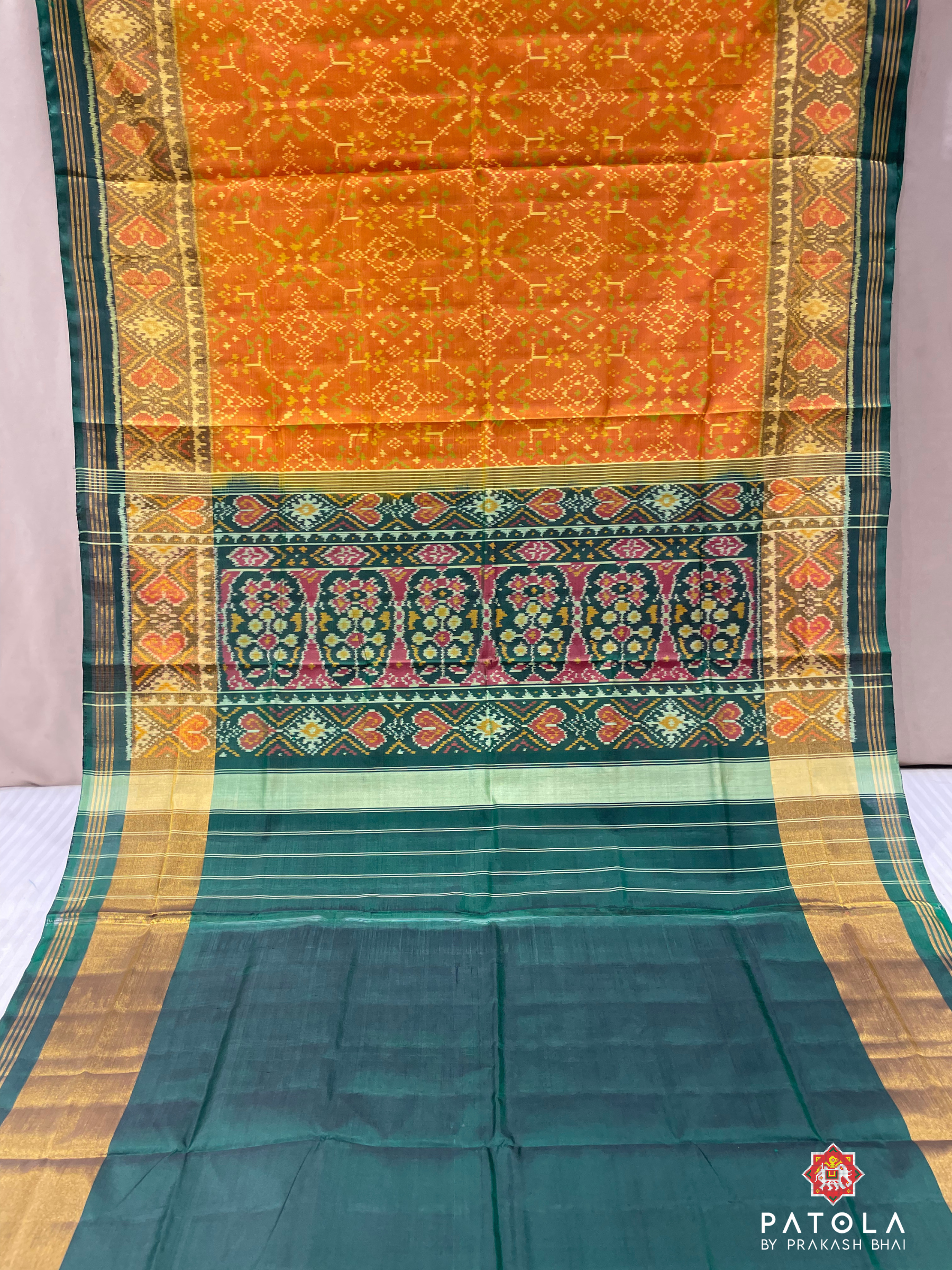 Selaari Border With Traditional Navratna Design Single Ikat Patola Sareee