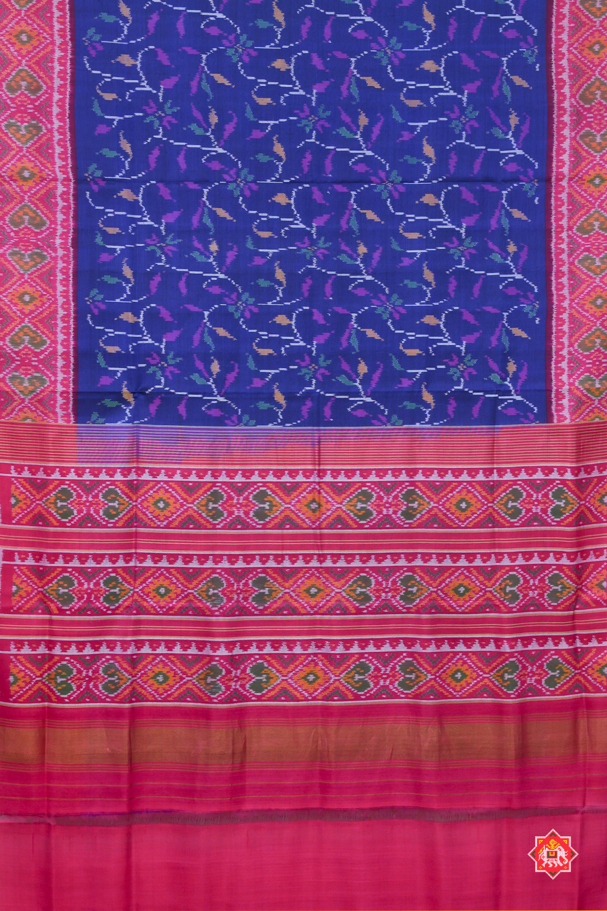 Vell design with pallu border contras semi double ikat patola saree