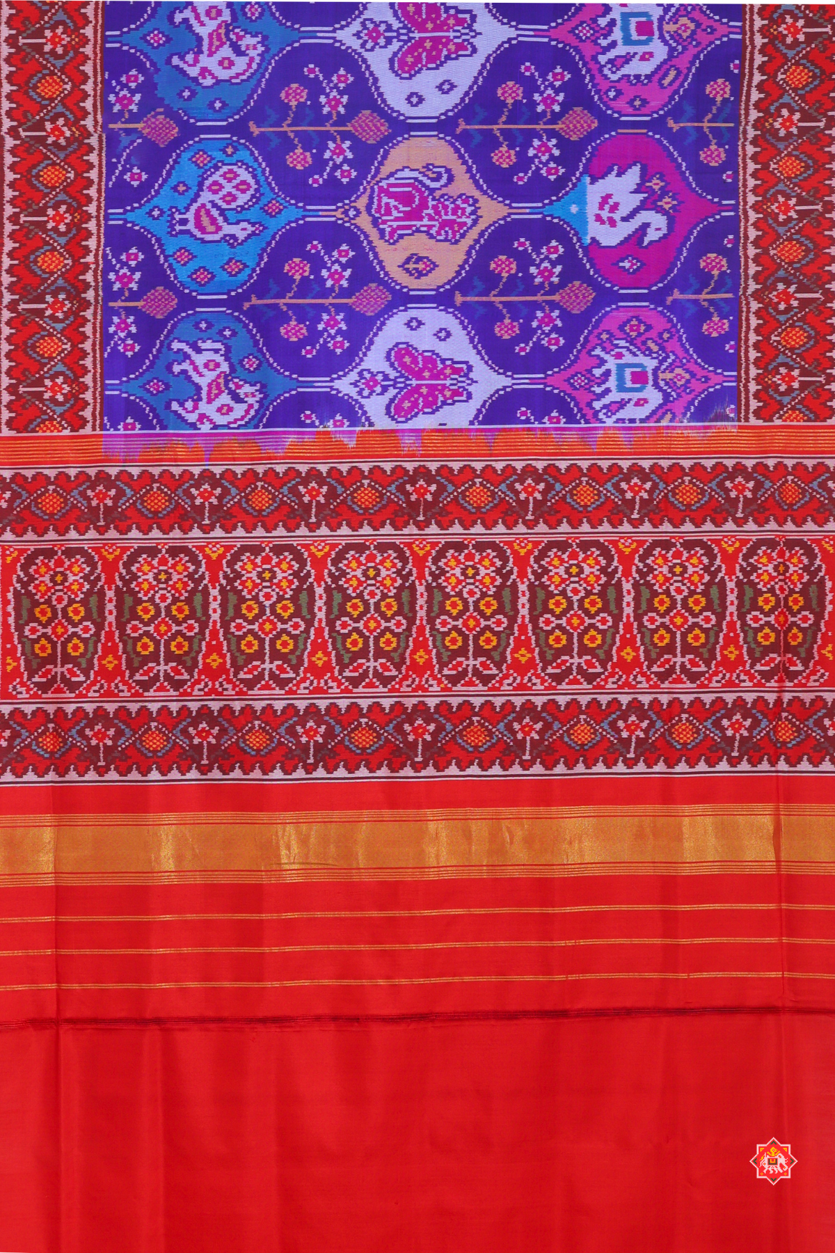 Masterpiece 6 motifs design with pallu border contras Semi double ikat patola saree