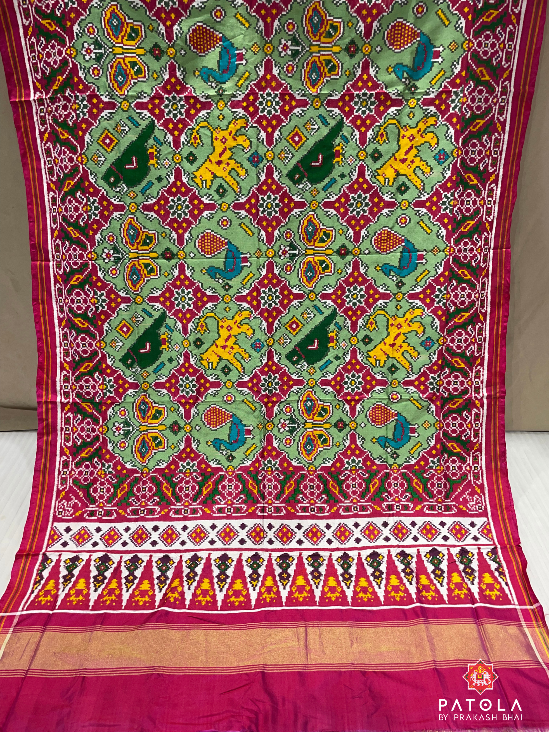 Four Figures With Chhabdi Design Pure Double Ikat Patola Saree