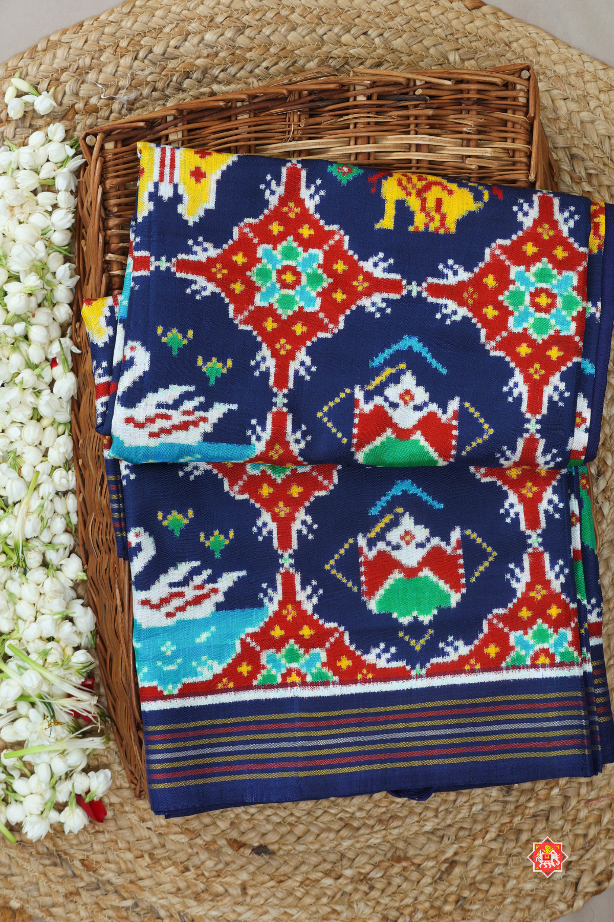 Patan patola small chabadi with motifs design pure double ikat patola saree