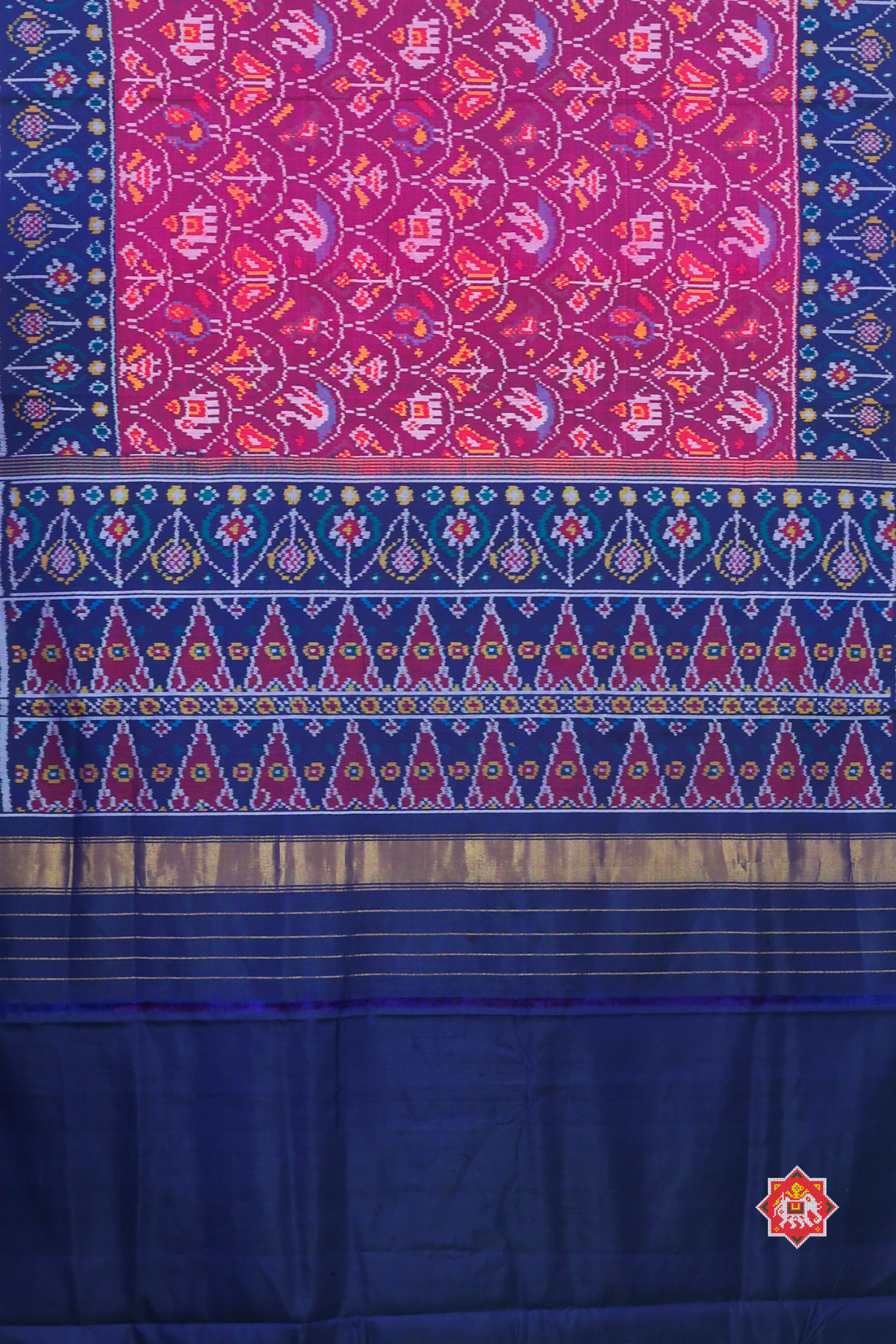 5 motifs design with pallu border contras semi double ikat patola saree