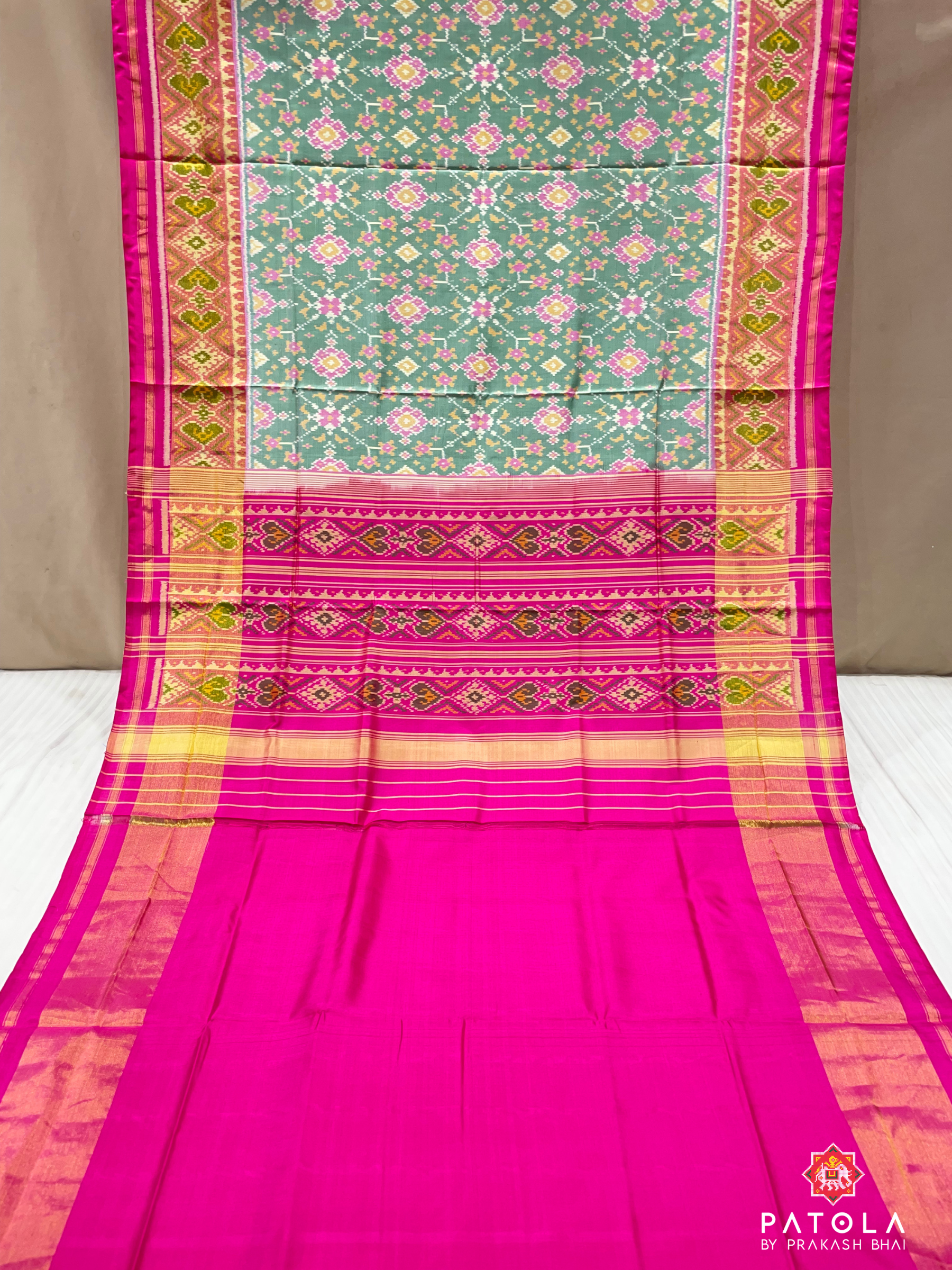 Pista Light Green With Pink Navratna Design Single Ikat Patola Saree