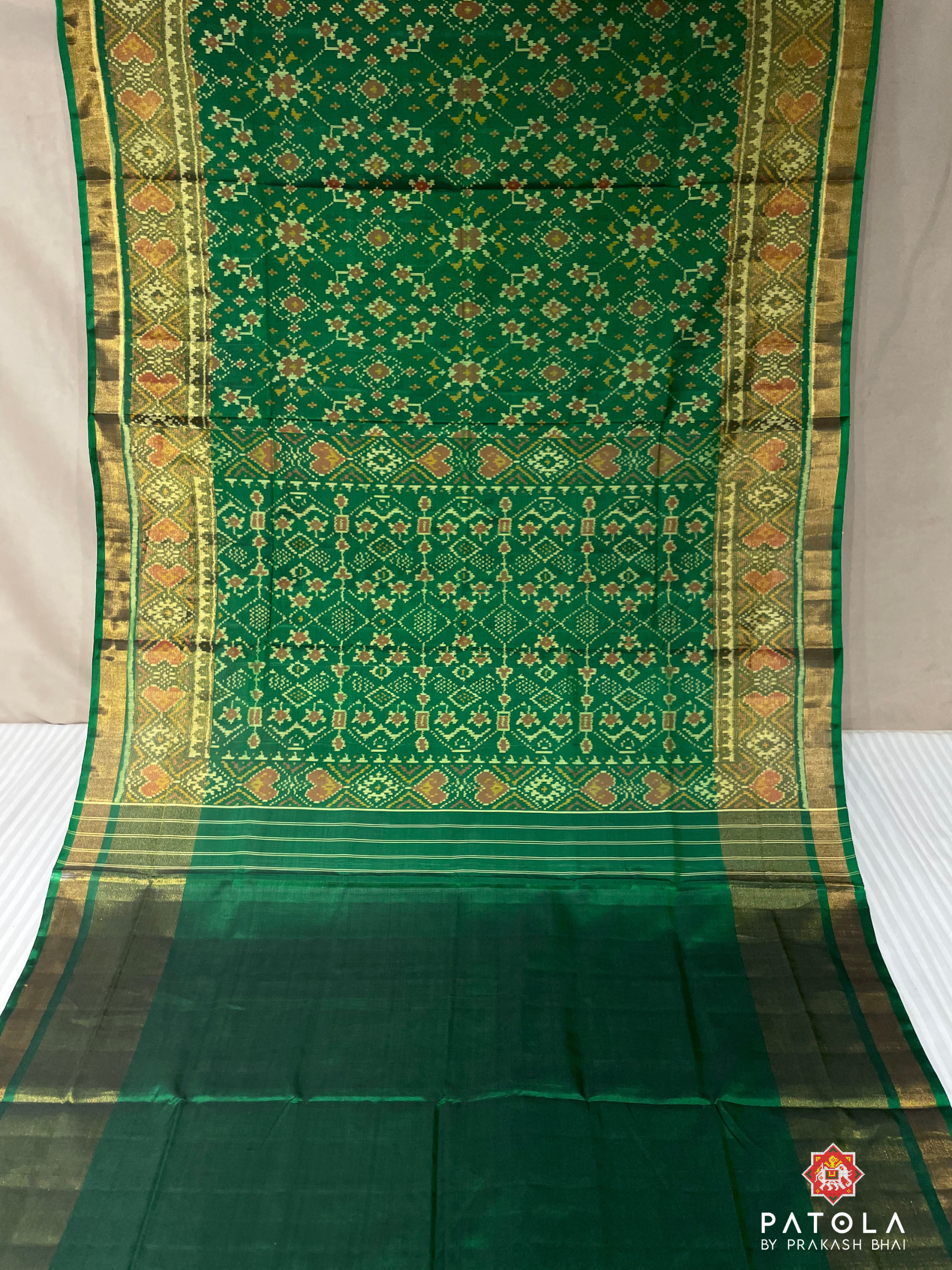 Selaari Border With Green Navratna Single Ikat Patola Saree