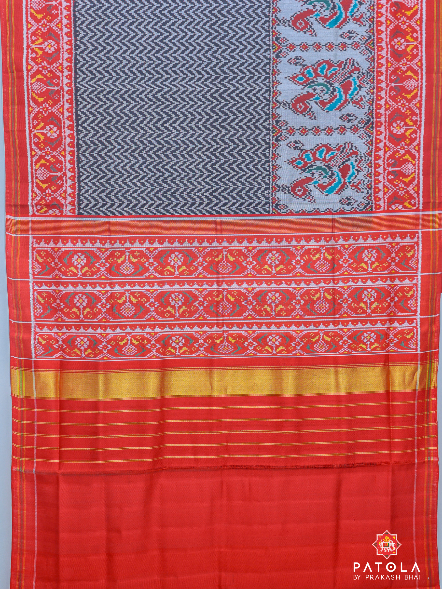 Zigzag Design With Scut Border Twill Patola Saree