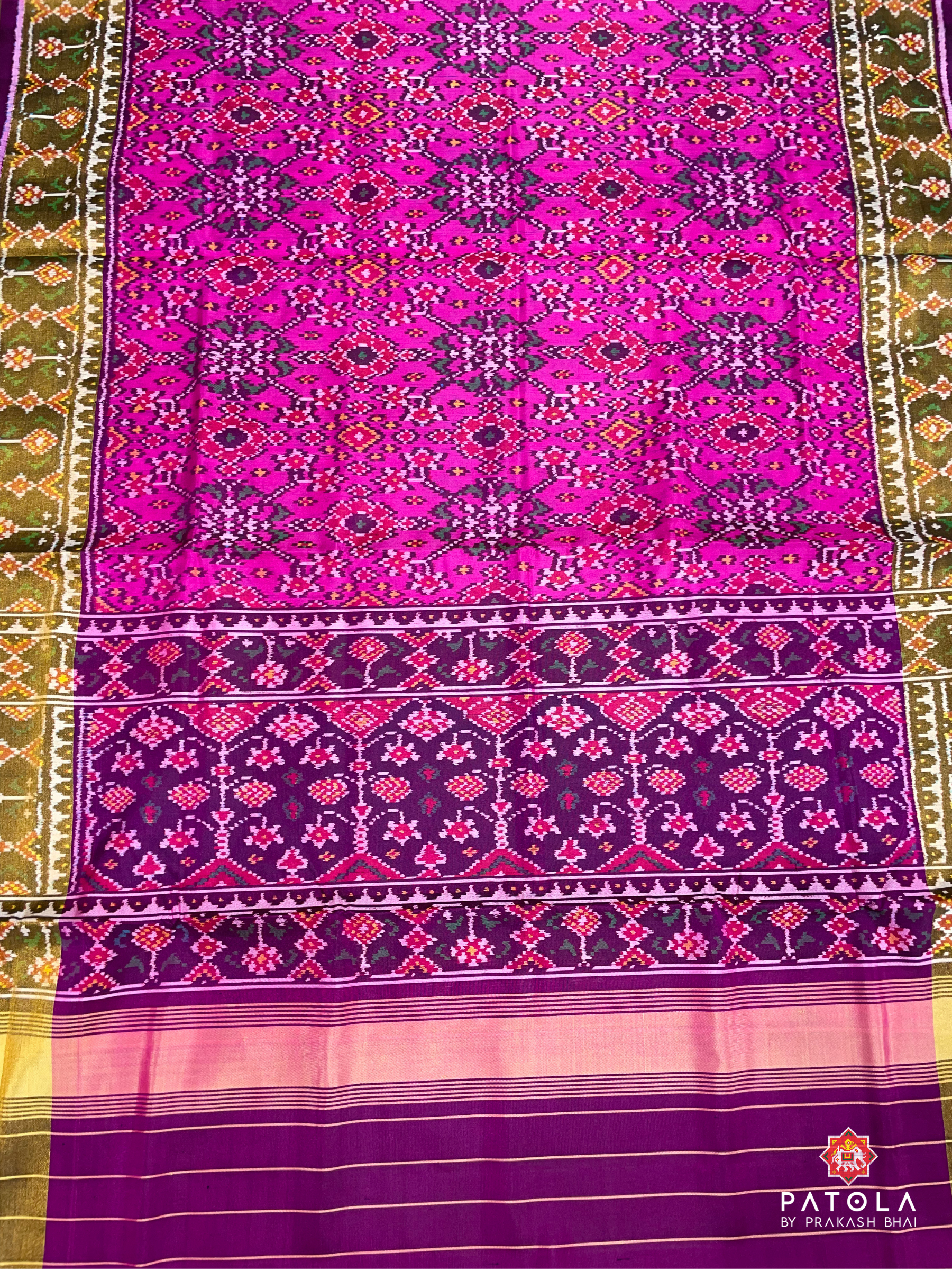 Traditional Navratna Design With Ghughroo Border Single Ikat Patola Saree
