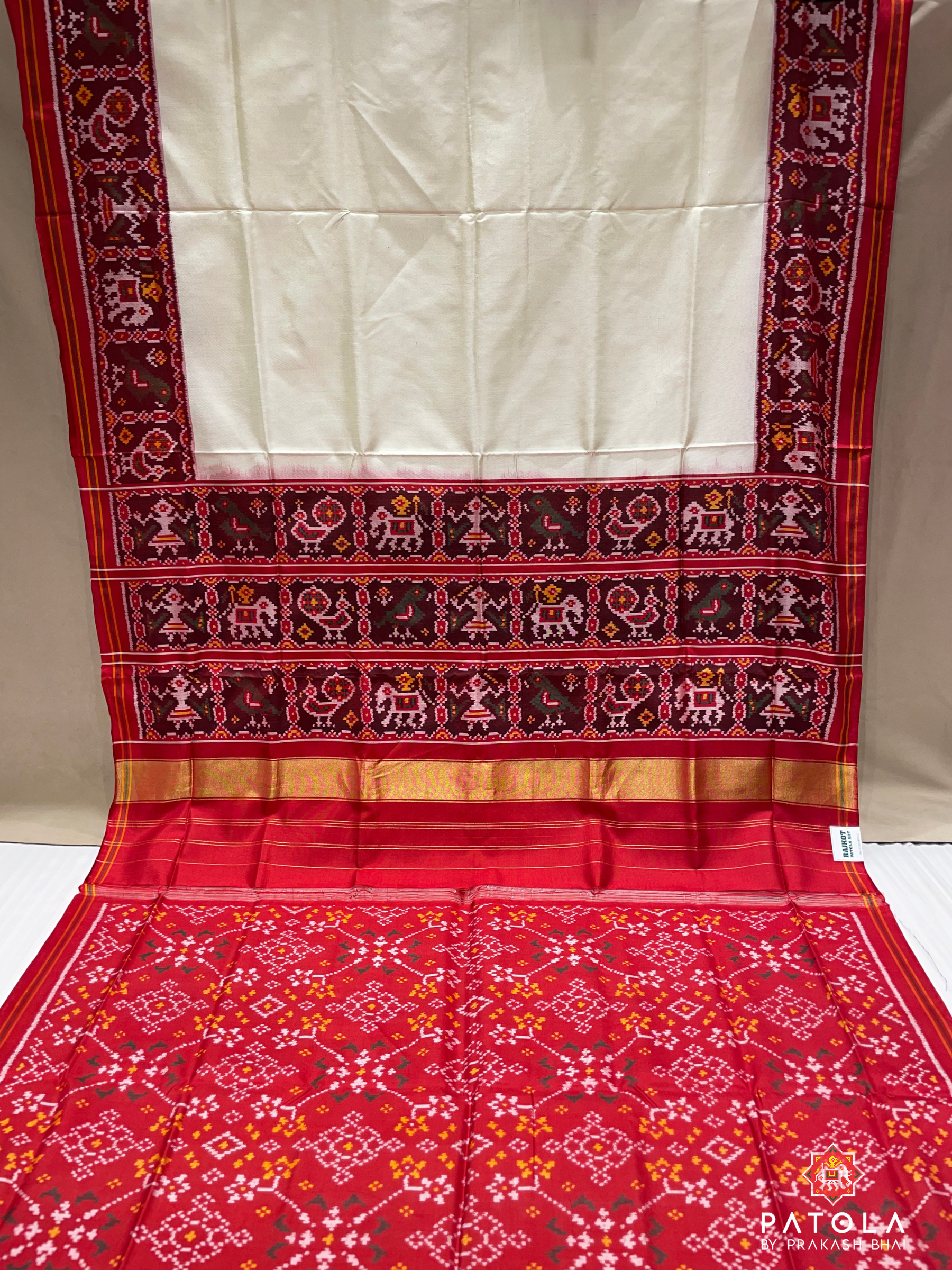 Plain Off-White With Patola Designer Blouse Semi Double Ikat Patola Saree