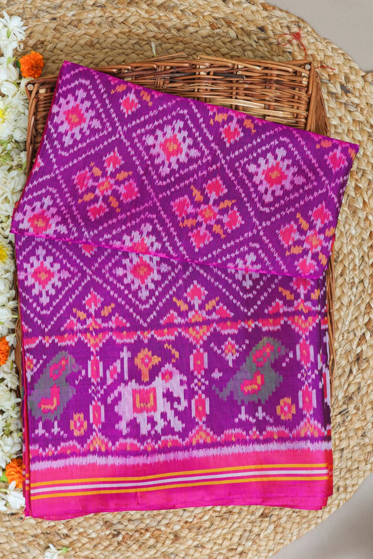 Plain colour chanda-Bhaat design with pallu border motif design  semi double ikat patola saree