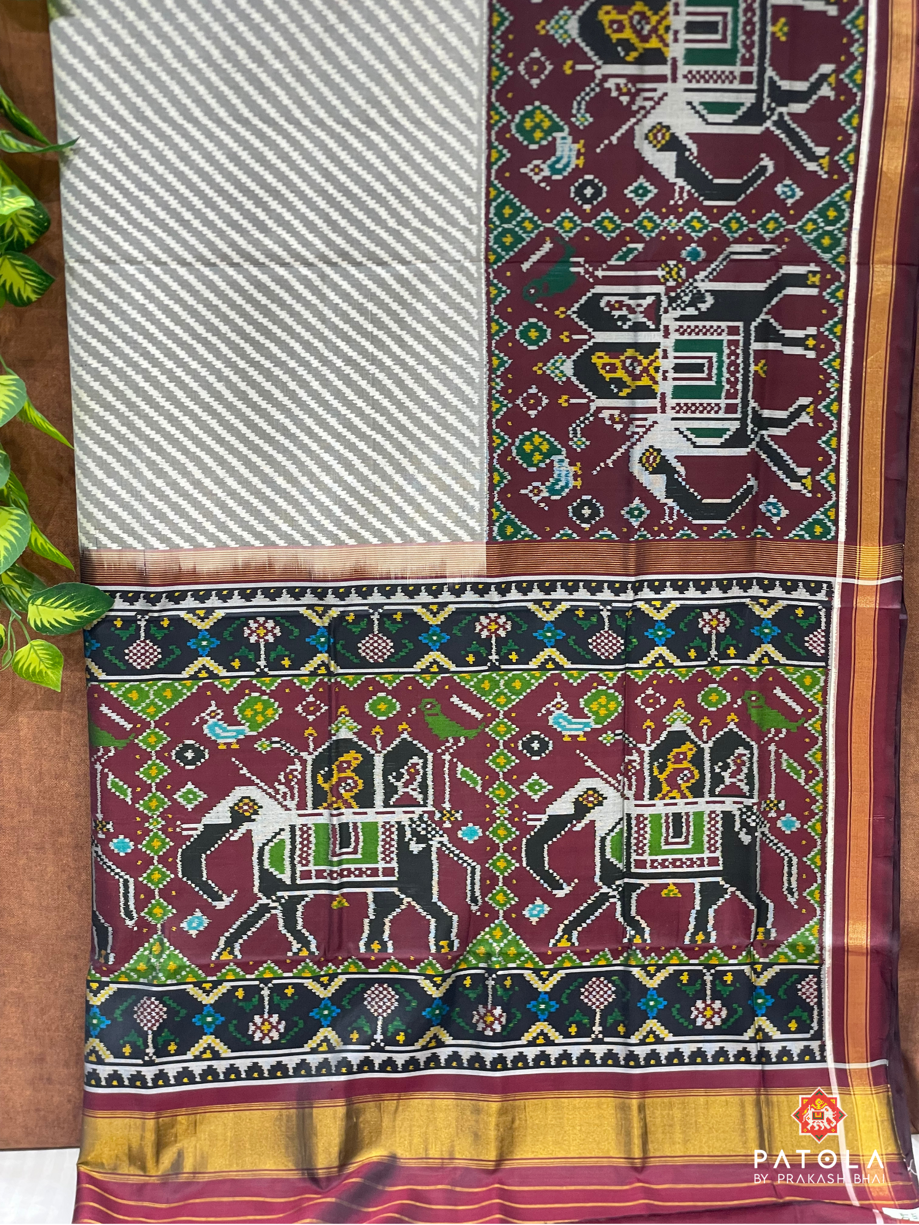 Elephent Scut Border With Laheriya Design Semi Double Ikat Patola Saree