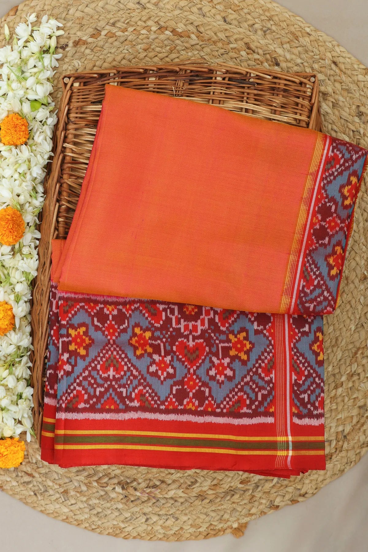 Plain patola with border pallu design paan chanda semi double ikat patola saree ( blouse patola design)