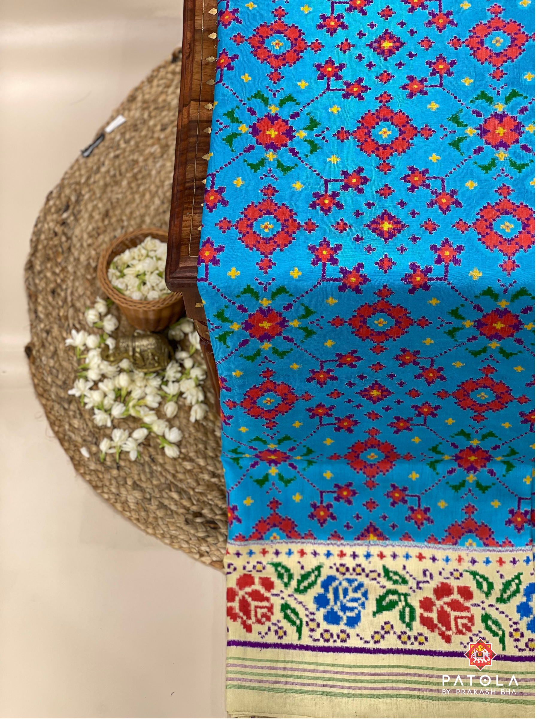 (Masterpiece) Traditional Navratna Flower Border Designer Pure Double Ikat Patola Saree