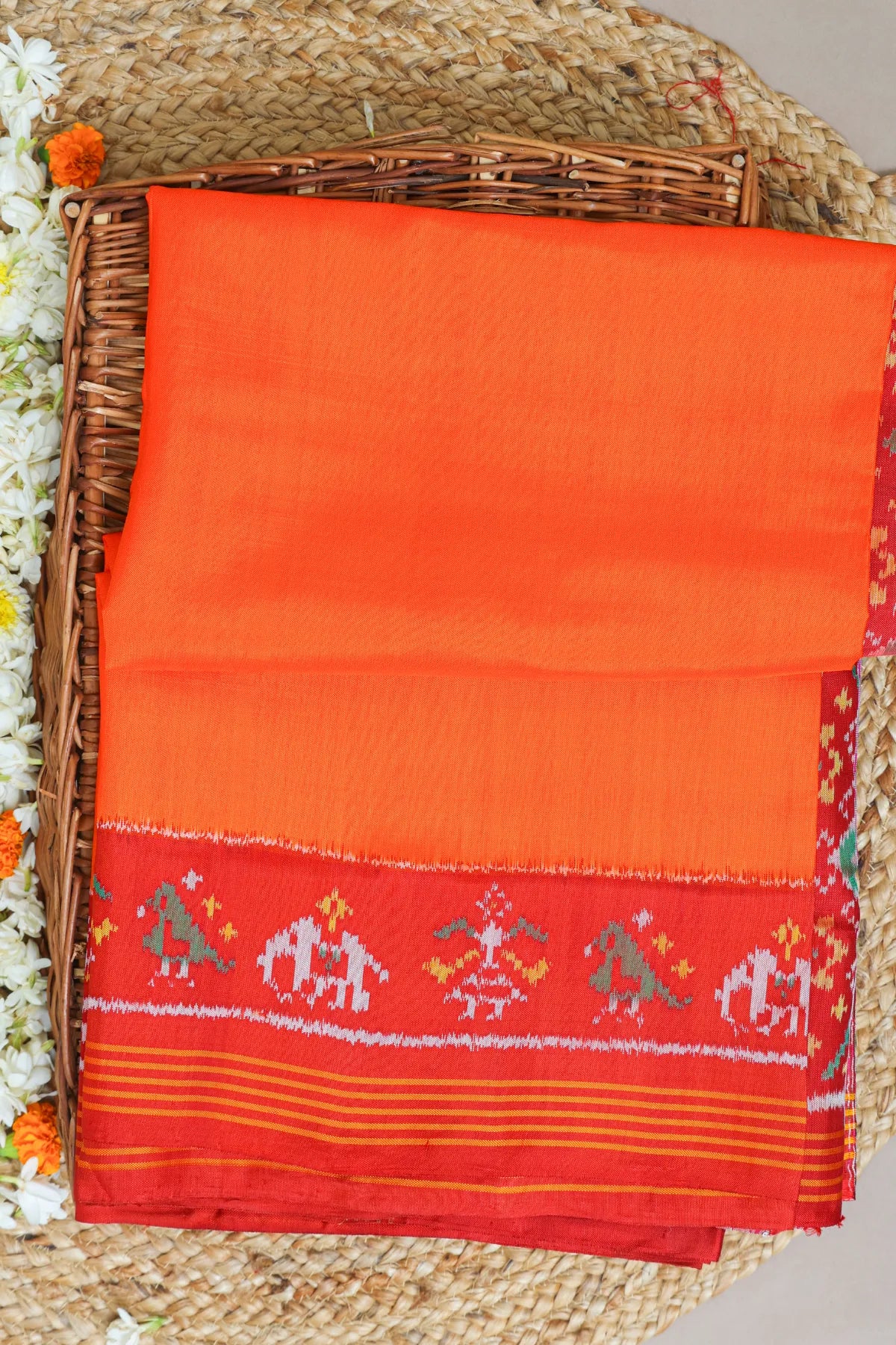 Plain patola with motifs border & blouse patola design Semi double ikat patola saree