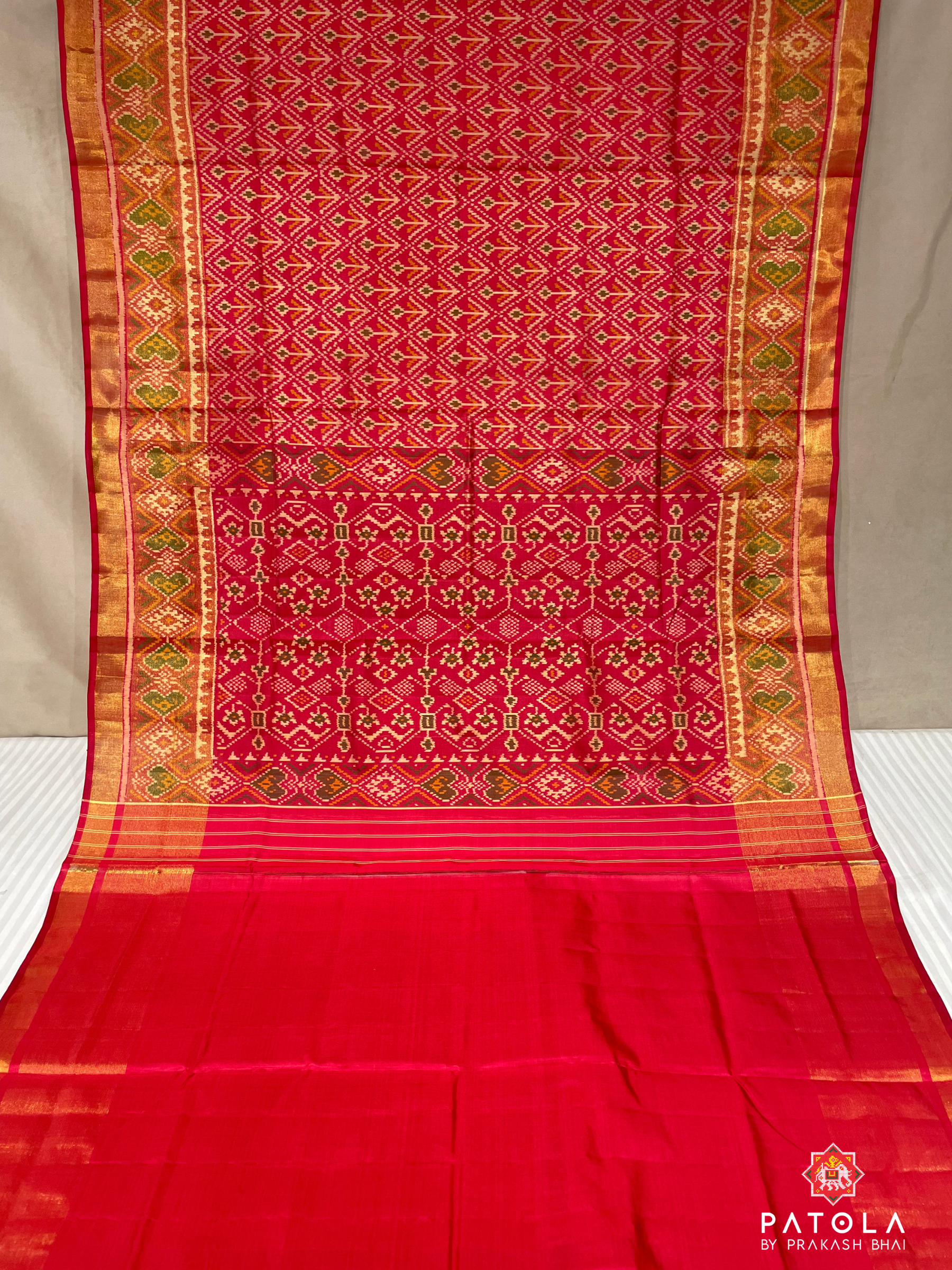 Small Flowers With Selaari Border Design Single Ikat Patola Saree