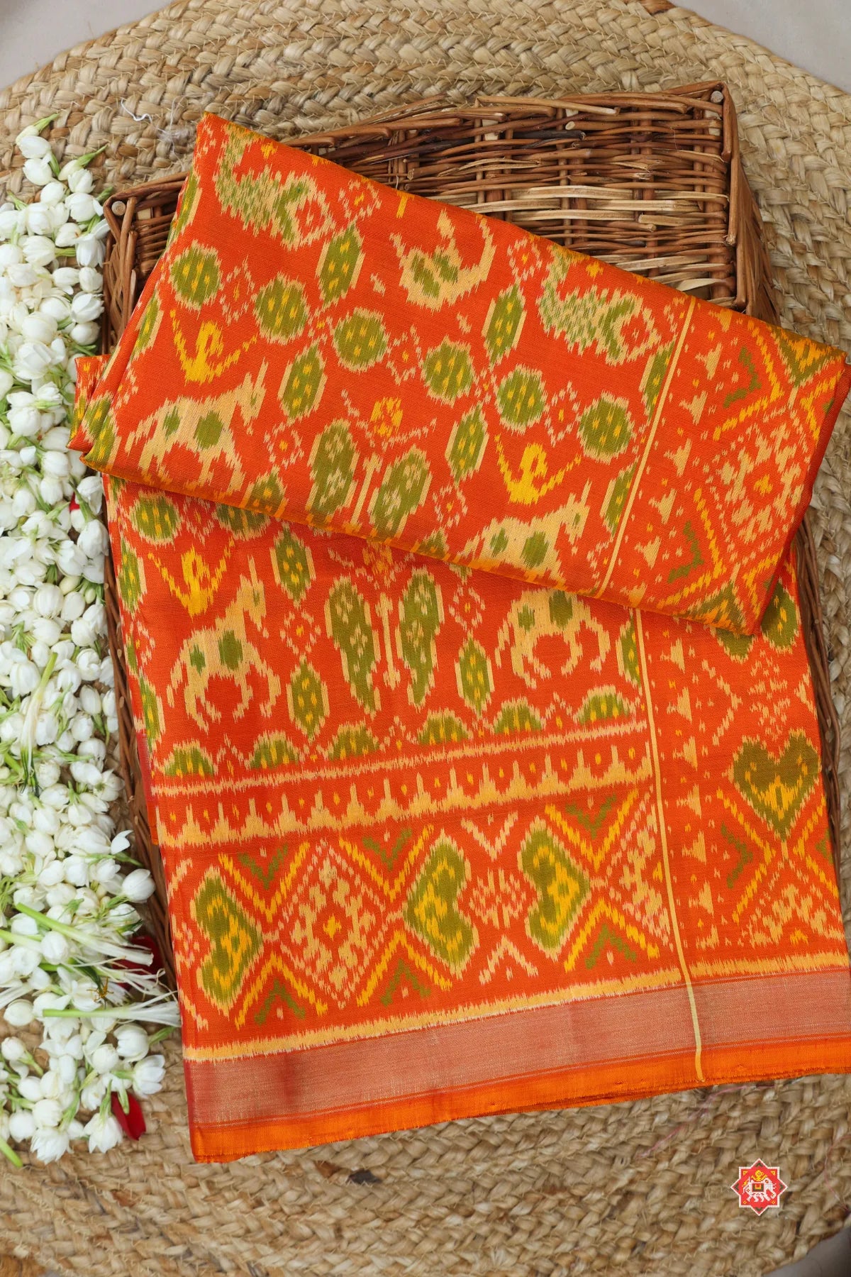 4 motif design with small tissue border single ikat patola saree