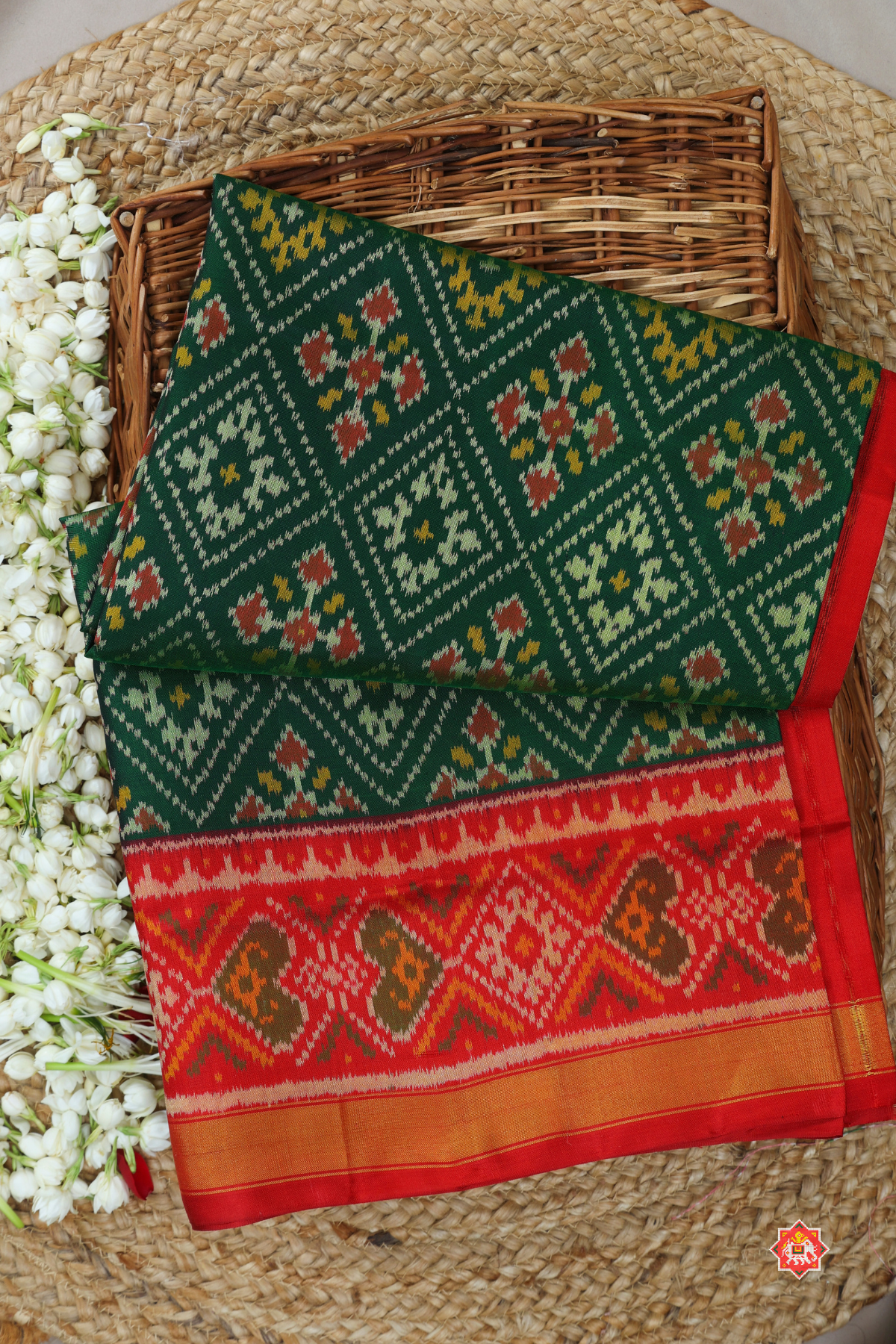 Chandabhat design with pallu border contras & small tissue border single ikat patola saree