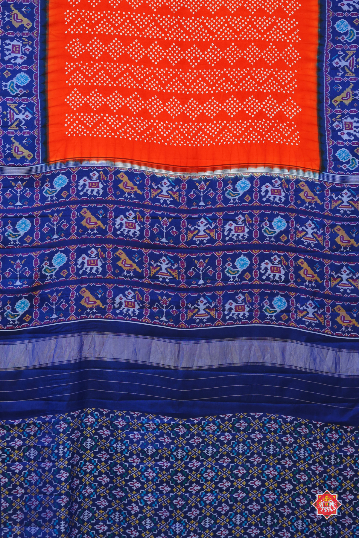 Hathi popat border with small bandhej patola saree blouse design