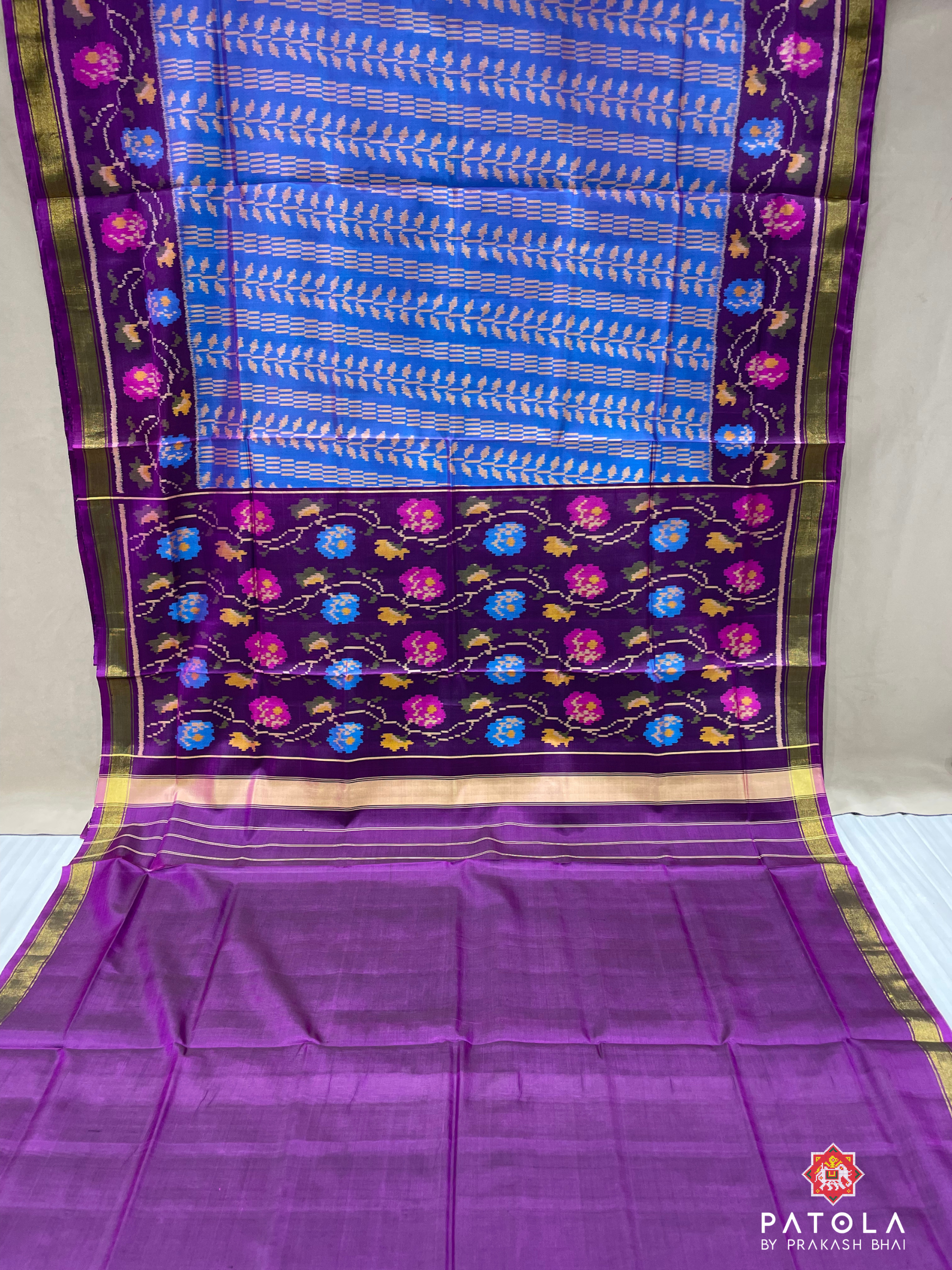 Flowers Vel Border With Leaf Design Single Ikat Patola Saree