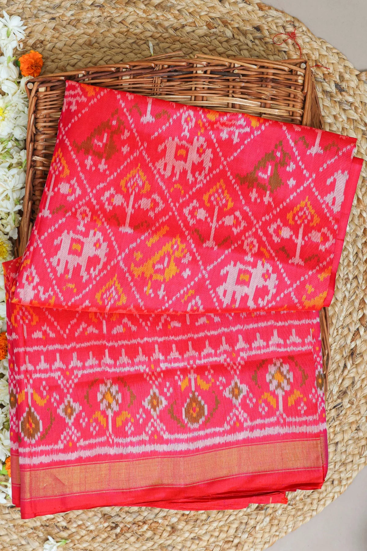 Nari kunjar design small tissue single ikat patola saree