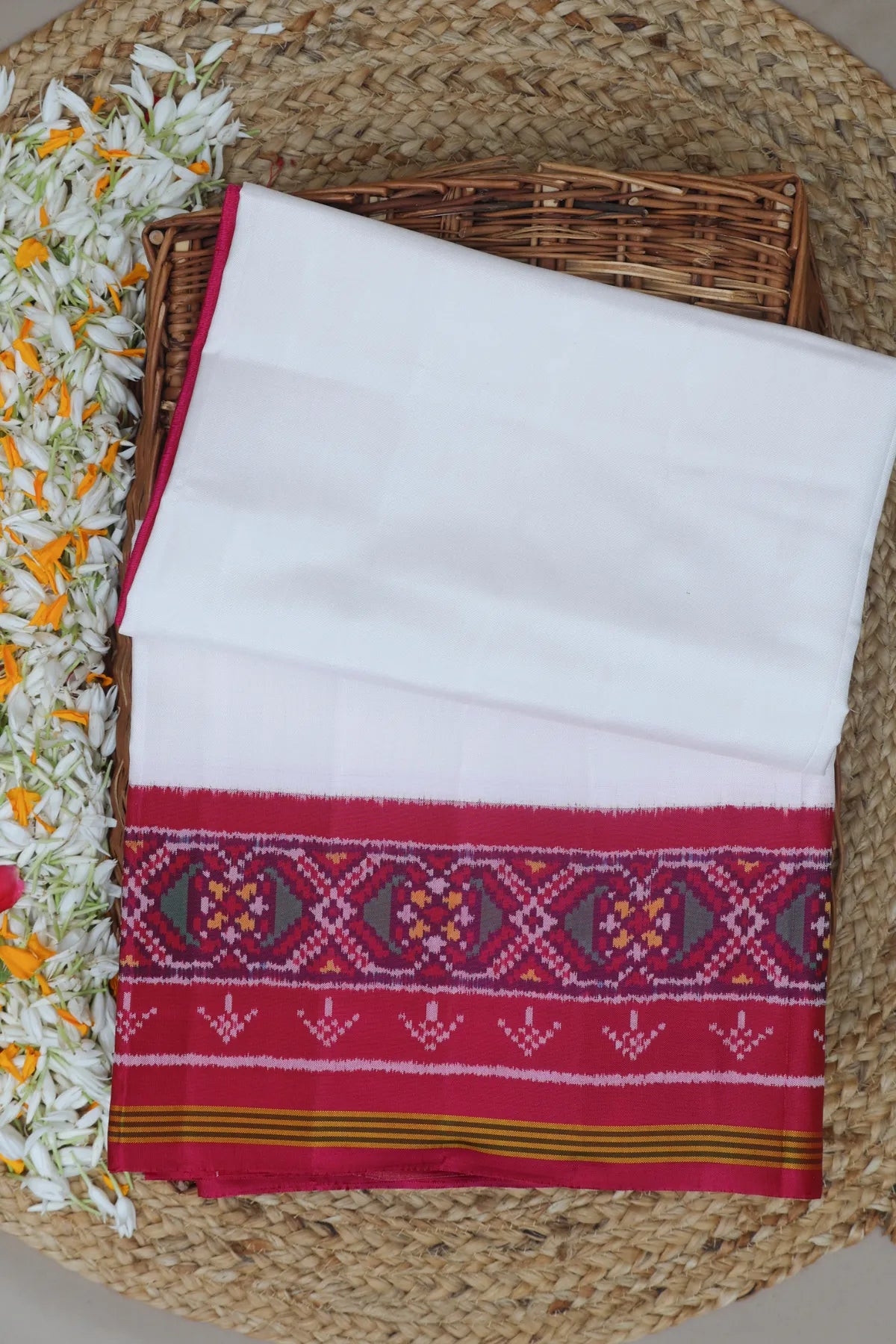 Plain patola saree with pallu border traditional design semi double ikat patola saree