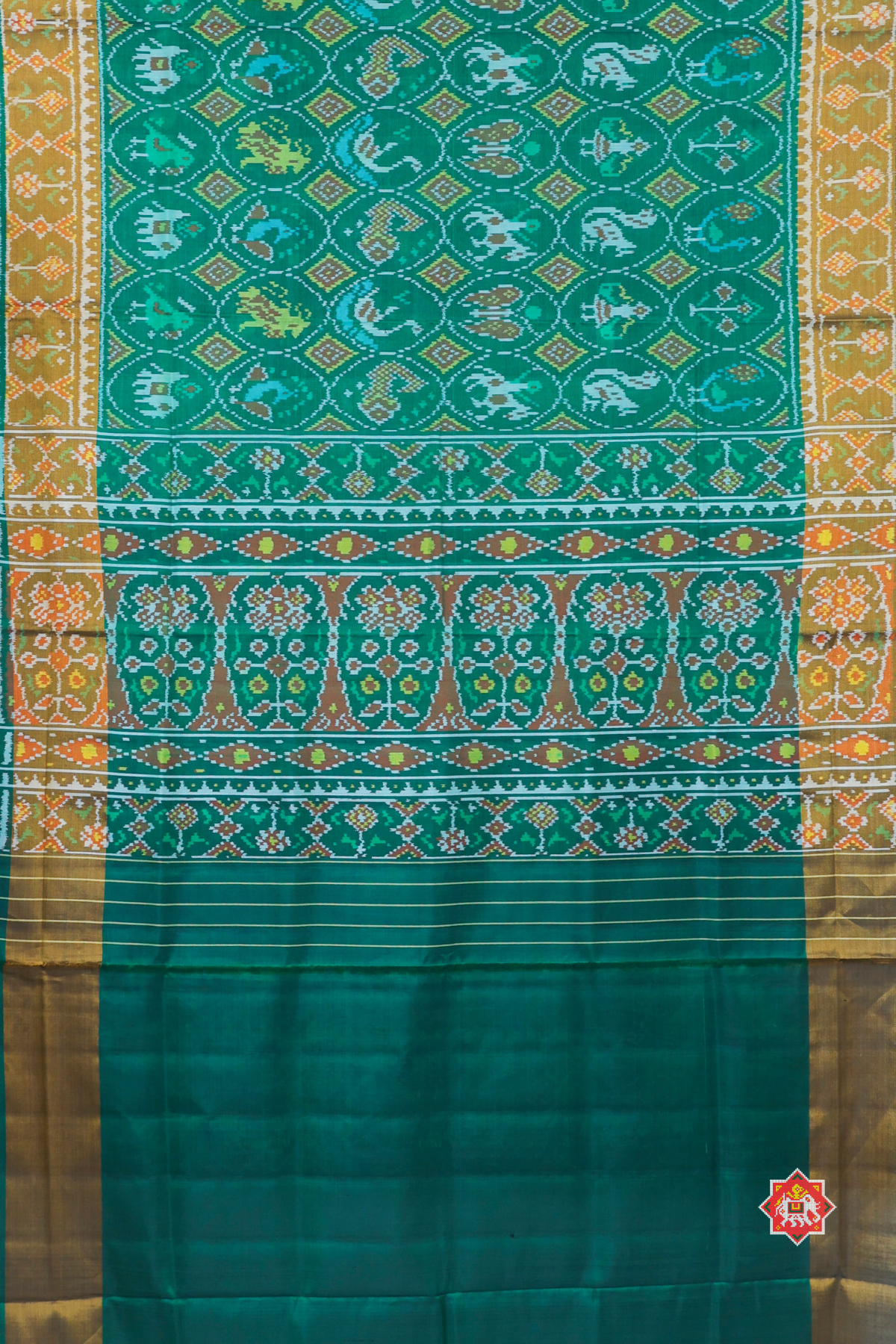Small chabdi motifs design single ikat patola saree